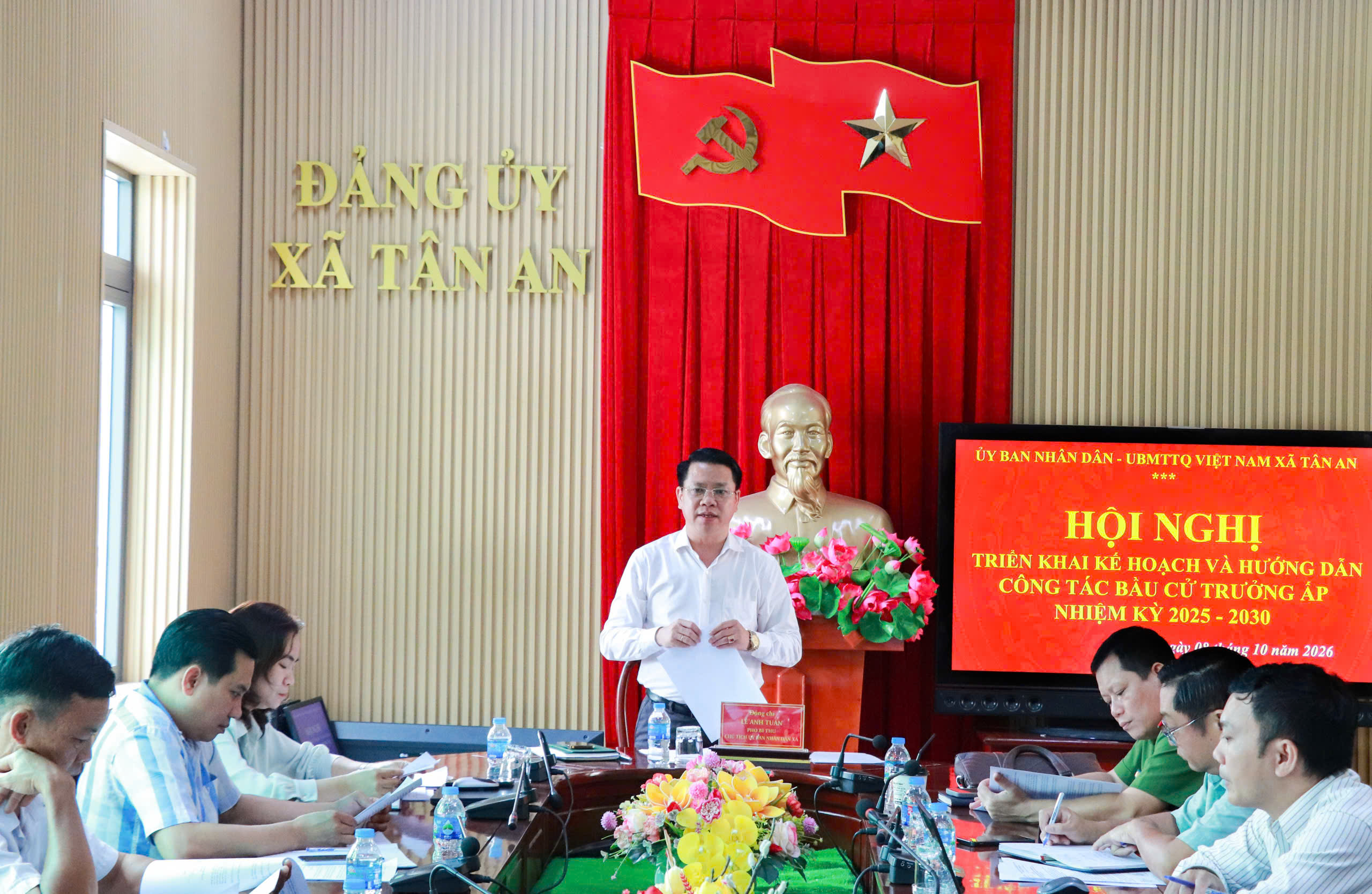 Đồng chí Lê Anh Tuấn – Phó Bí thư Đảng ủy, Chủ tịch UBND xã Tân An phát biểu chỉ đạo tại hội nghị