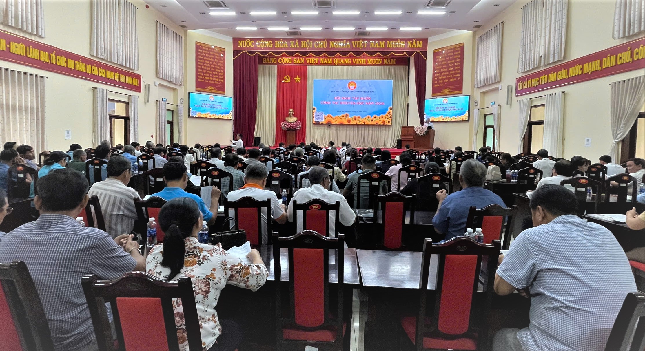 Quang cảnh lớp tập huấn