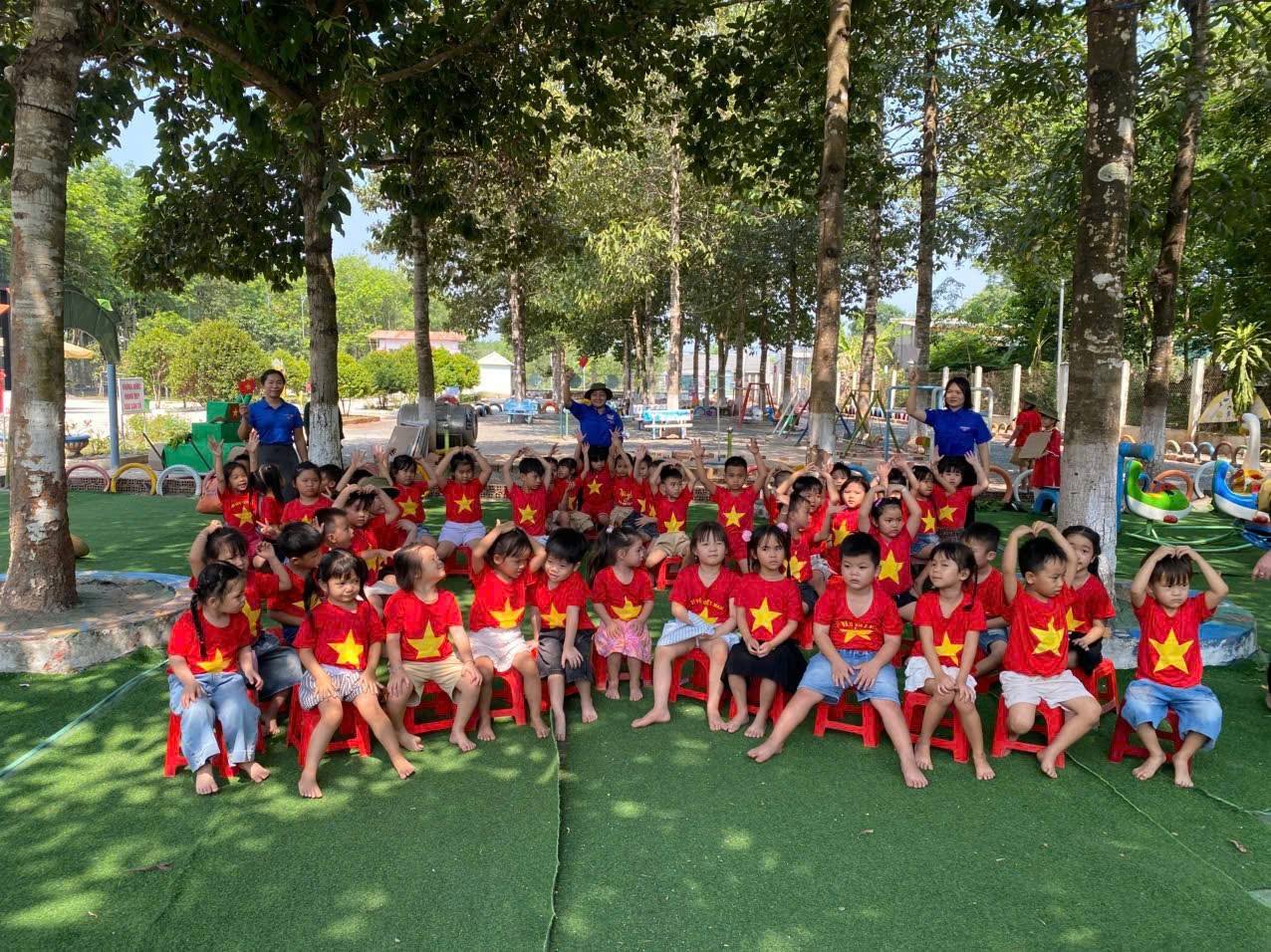 Trường Mần Non Tân Khai tổ chức nhiều hoạt động ngoài trời cho các em học sinh. Ảnh: Trường MN Tân Khai.