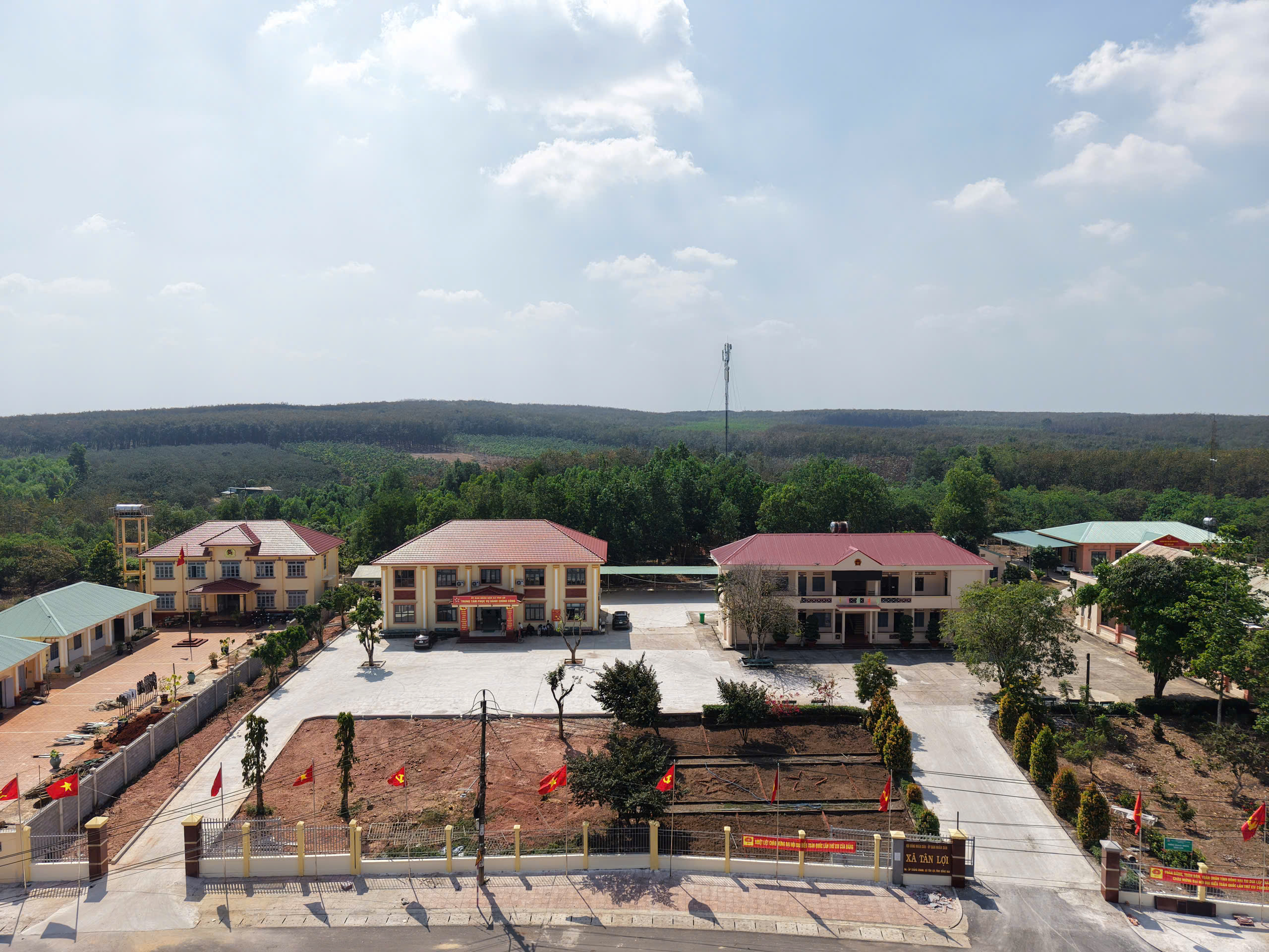 ỦY BAN NHÂN DÂN XÃ TÂN LỢI