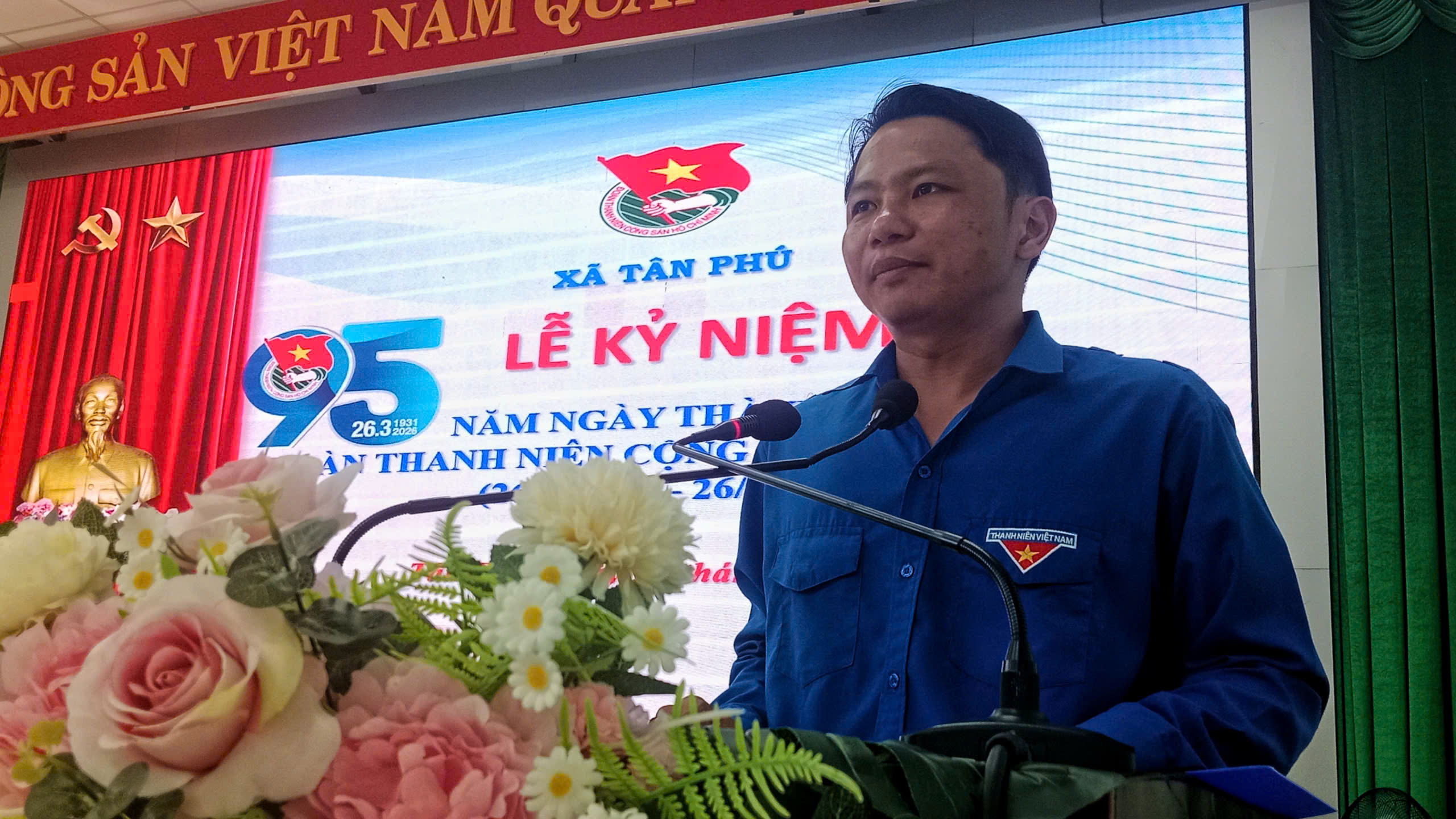 f228c8a3bc1932476b089