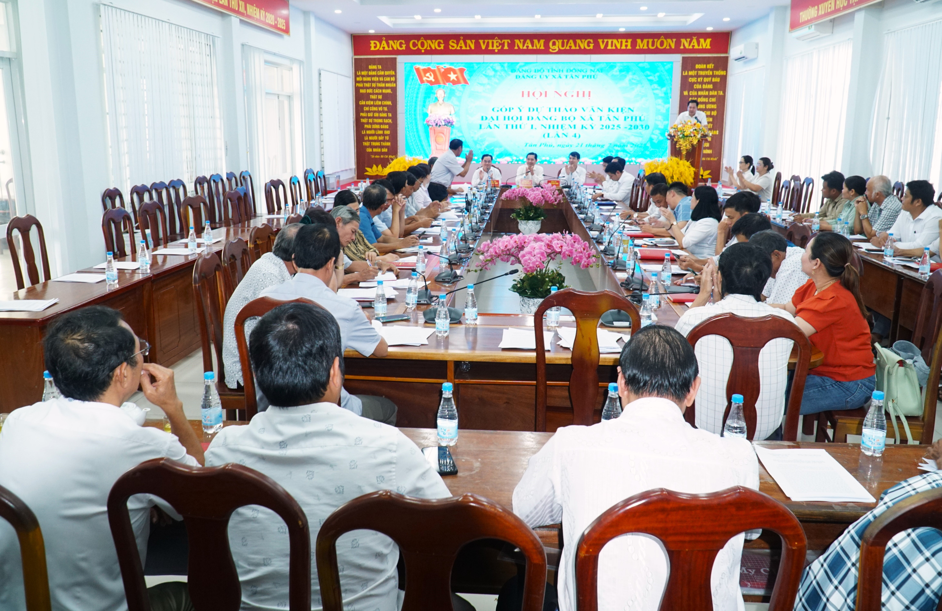 Toàn cảnh Hội nghị