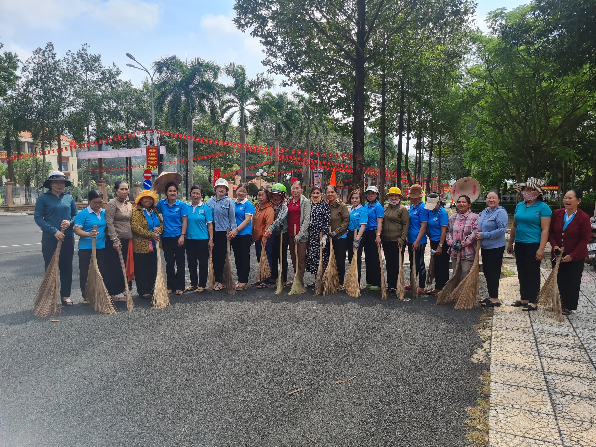 Description: C:\Users\toan\Desktop\Tin, bài\528597338_4146238002328919_3691292899701882027_n.jpg?t=1762423301