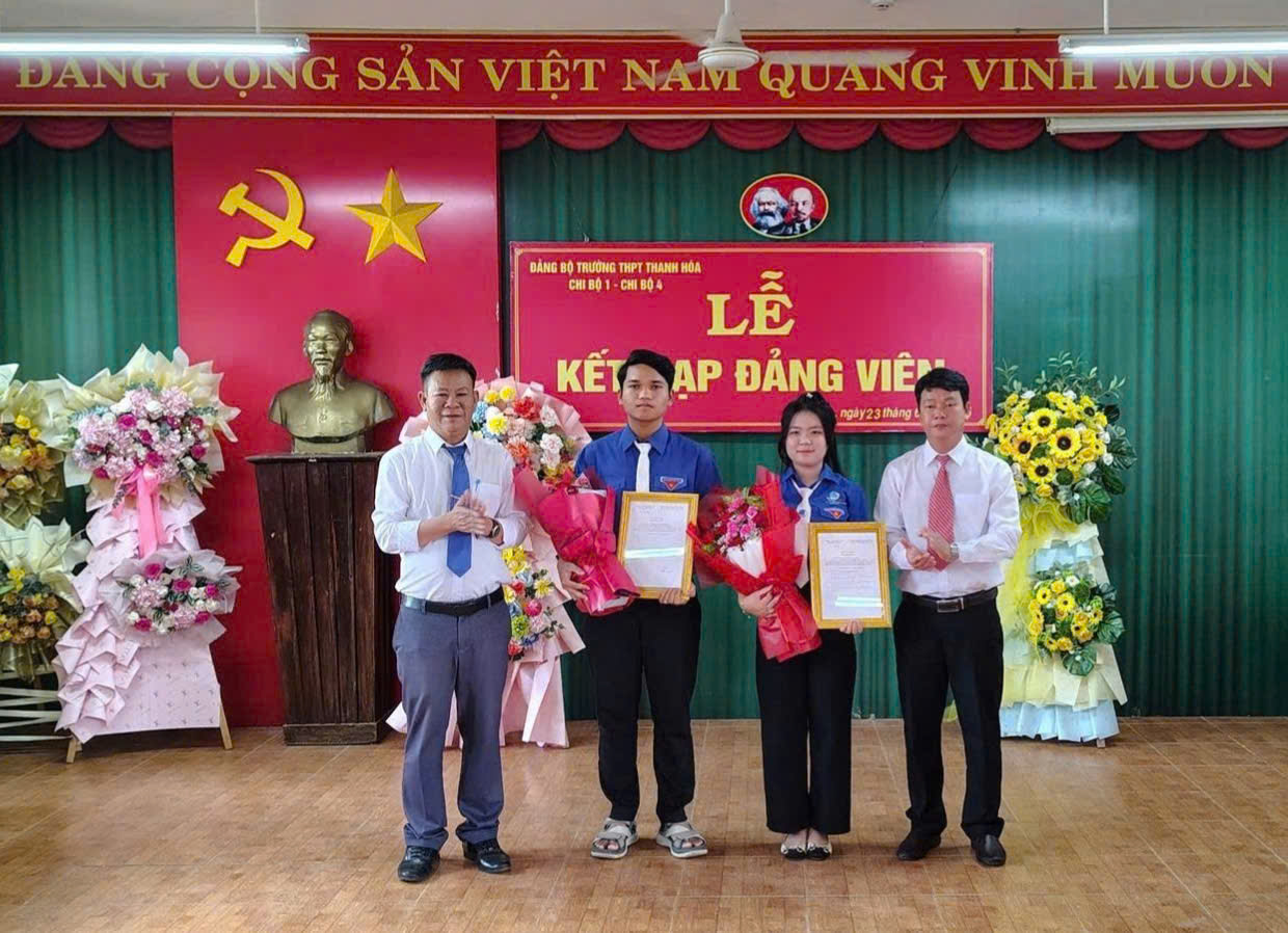 Description: C:\Users\toan\Desktop\Tin, bài\z7660474671881_ad8f8a0f58a168d94ea4f24373843665.jpg?t=1762423301