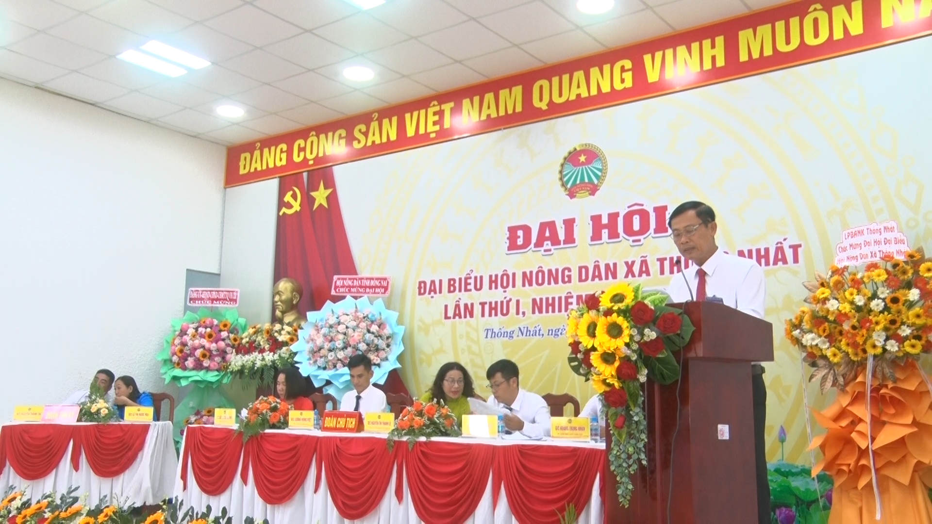 Đồng chí Trịnh Văn Trường Bí thư Đảng ủy Chủ tịch HĐND xã phát biểu chỉ đạo tại Đại hội