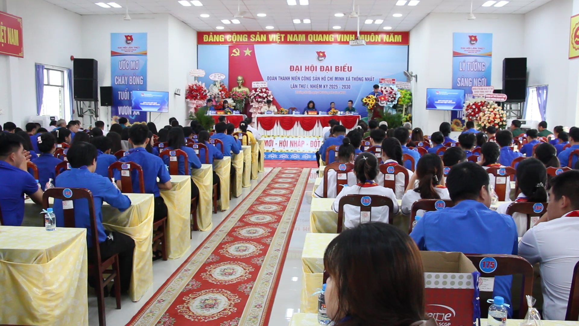 Quang cảnh đại hội