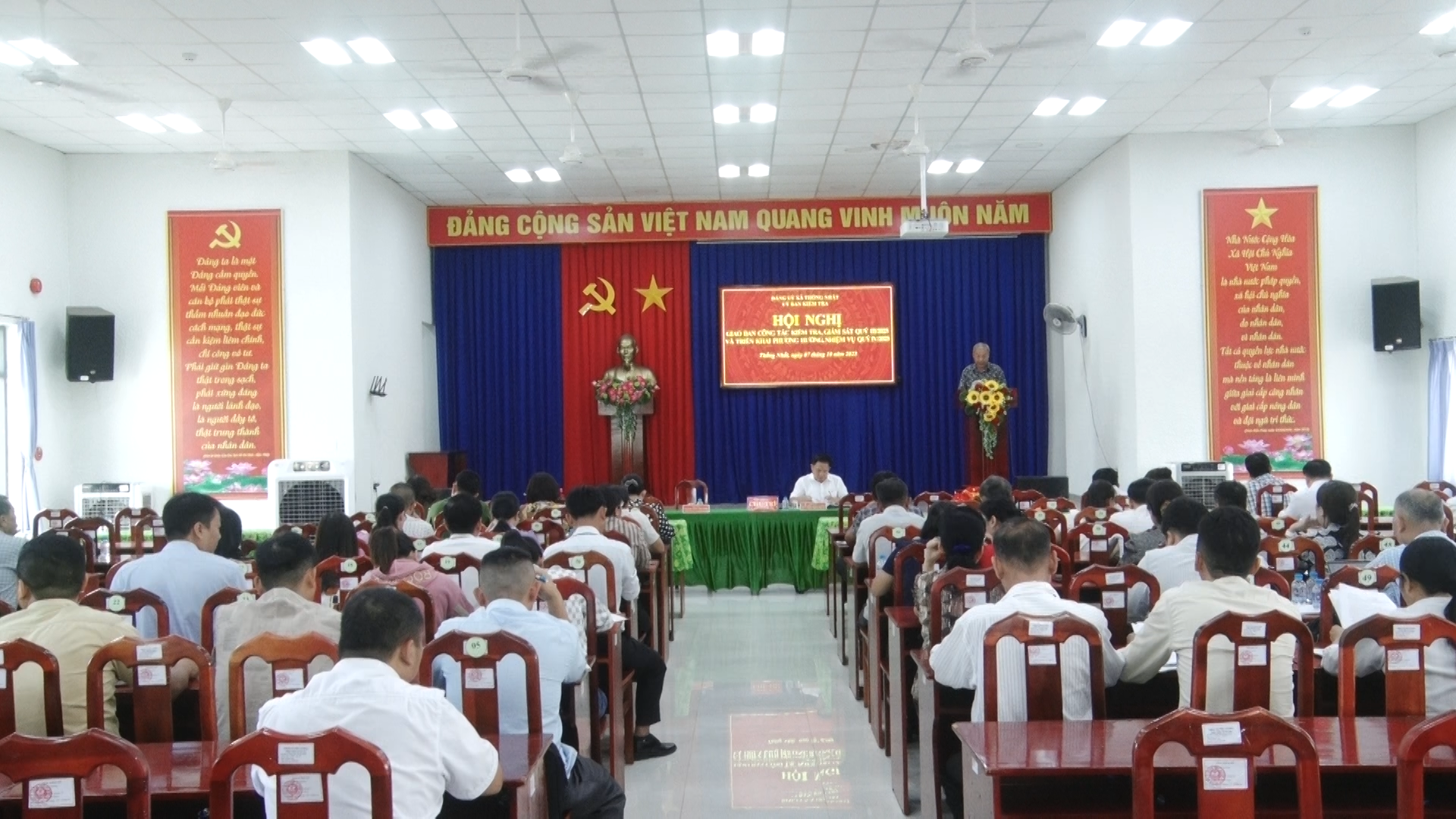 Toàn cảnh hội nghị