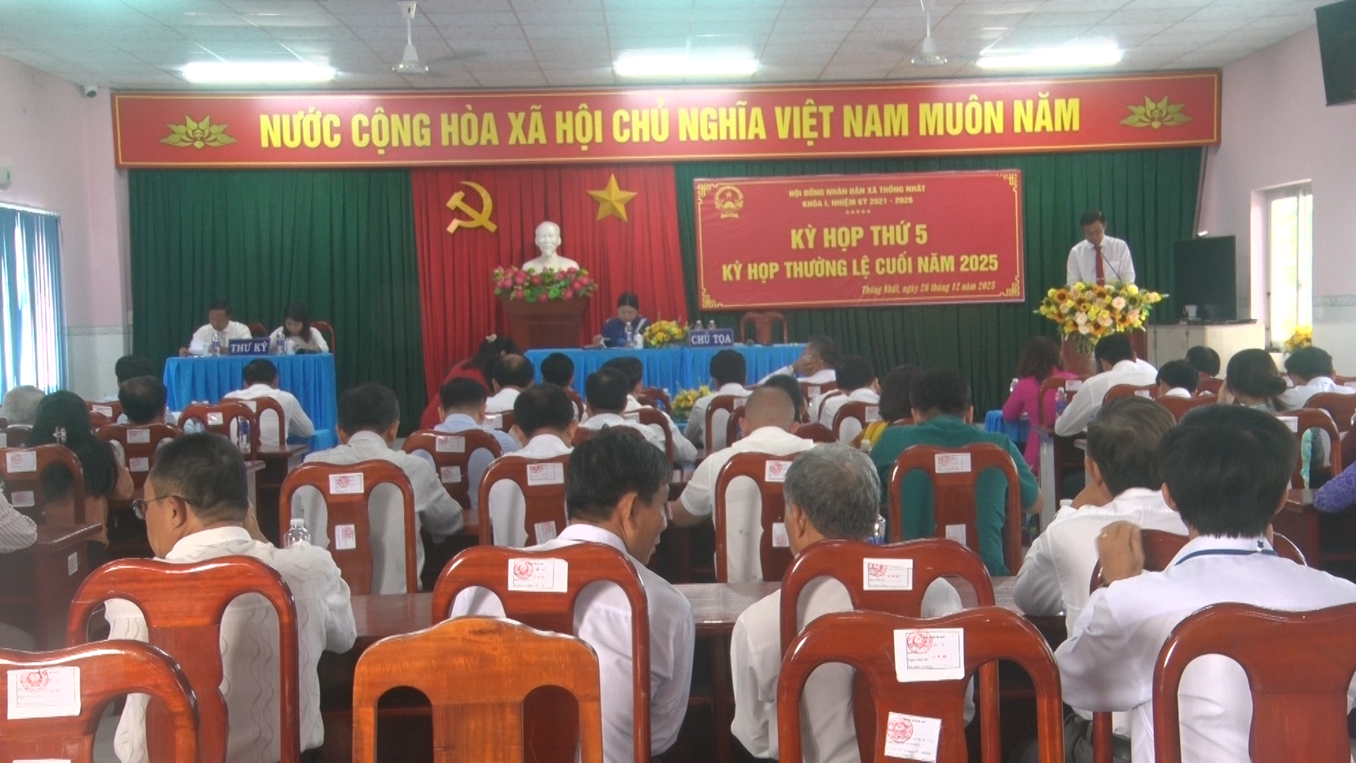 Quang cảnh kỳ họp