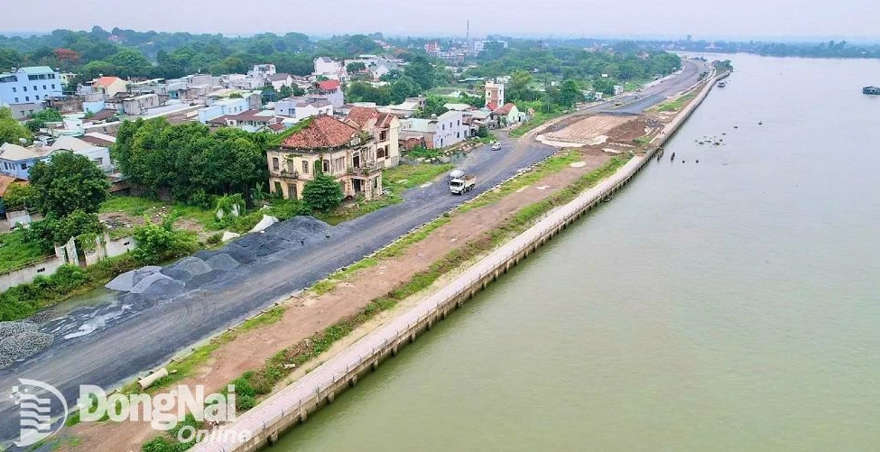 UBND tỉnh phê duyệt điều chỉnh cục bộ quy hoạch phân khu để thực hiện “nắn” tuyến đường ven sông Đồng Nai, bảo tồn biệt thự cổ Võ Hà Thanh. Ảnh: Phạm Tùng