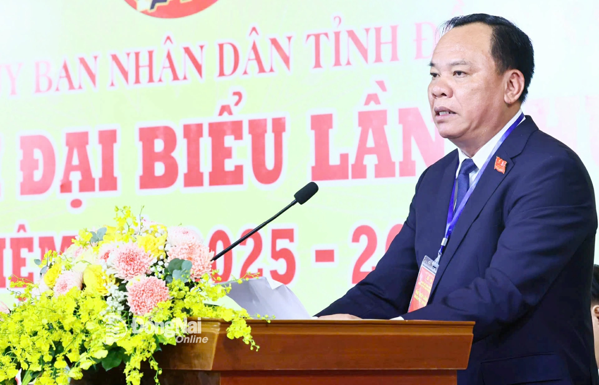 Đồng chí Võ Tấn Đức, Phó Bí thư Tỉnh ủy, Chủ tịch UBND tỉnh, Bí thư Đảng ủy UBND tỉnh Đồng Nai phát biểu khai mạc đại hội. Ảnh: Công Nghĩa