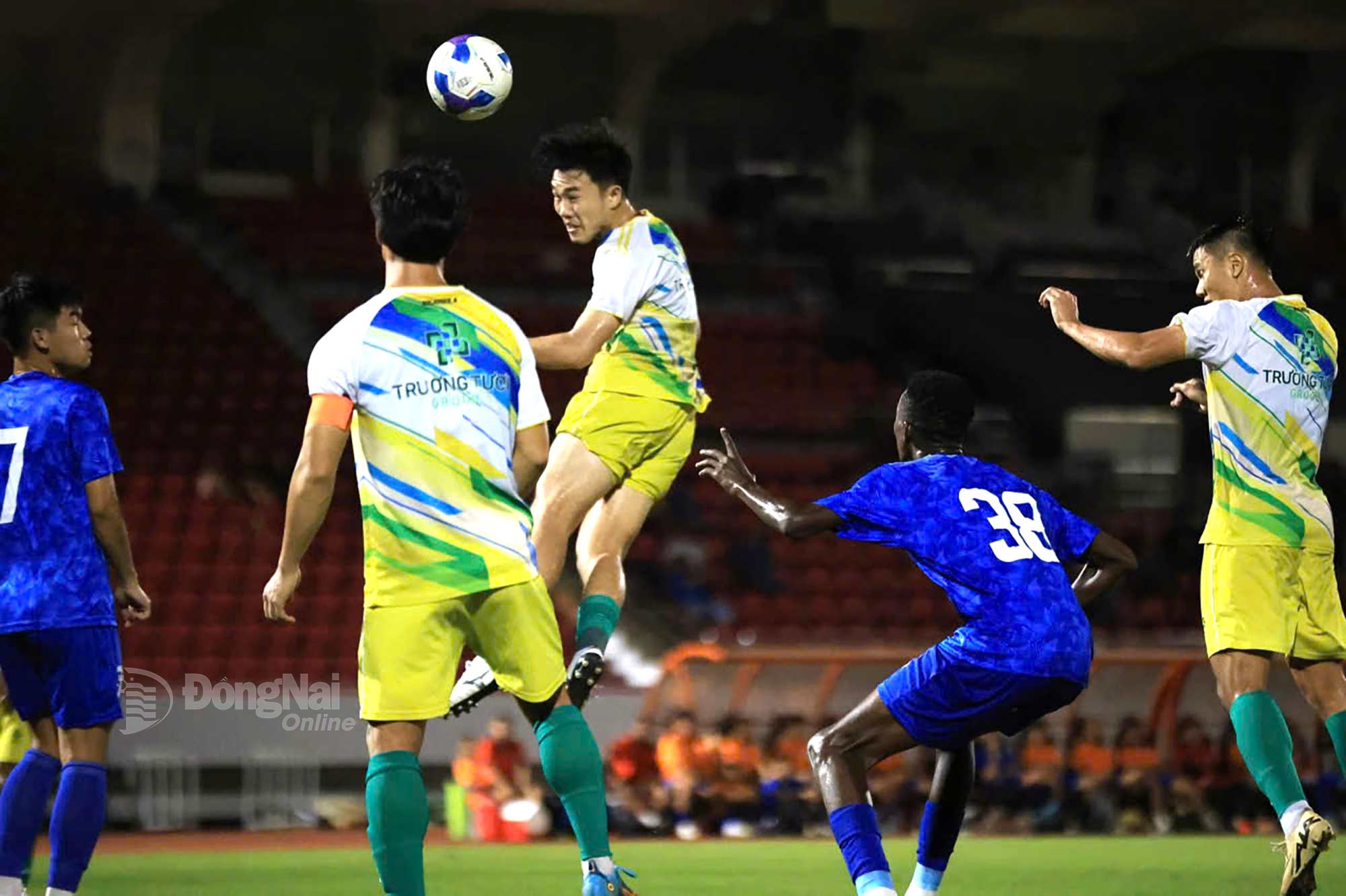 Đánh bại Câu lạc bộ Gia Định FC trong trận đấu tập vừa qua cho thấy lối chơi của Trường Tươi Đồng Nai bắt đầu thay đổi.