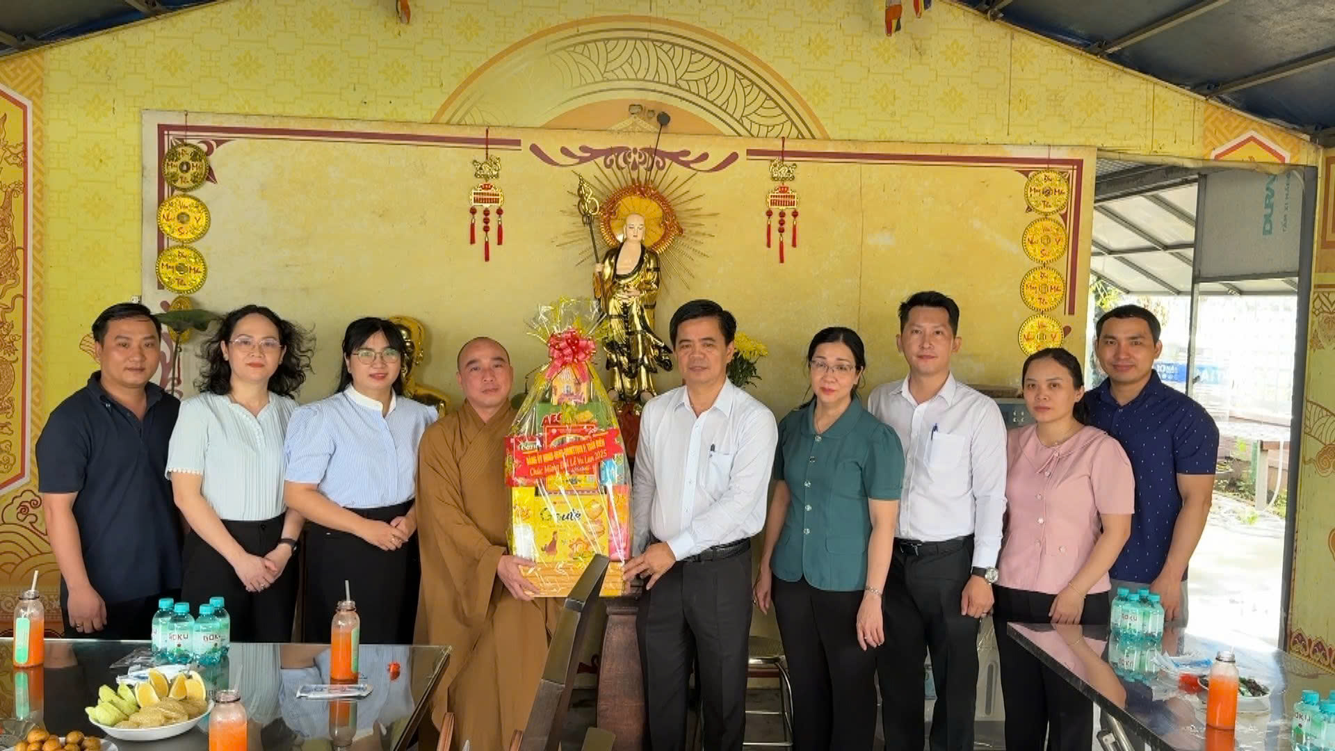 Đoàn công tác phường Trấn Biên thăm cơ sở Phật giáo dịp Lễ Vu lan 2025