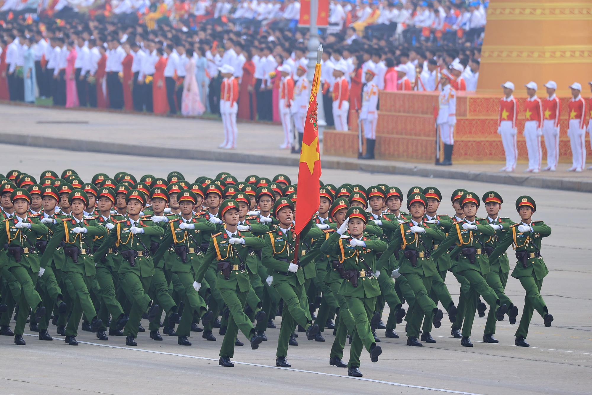 Khối nam sĩ quan Cảnh sát nhân dân - Ảnh: VGP/Nhật Bắc