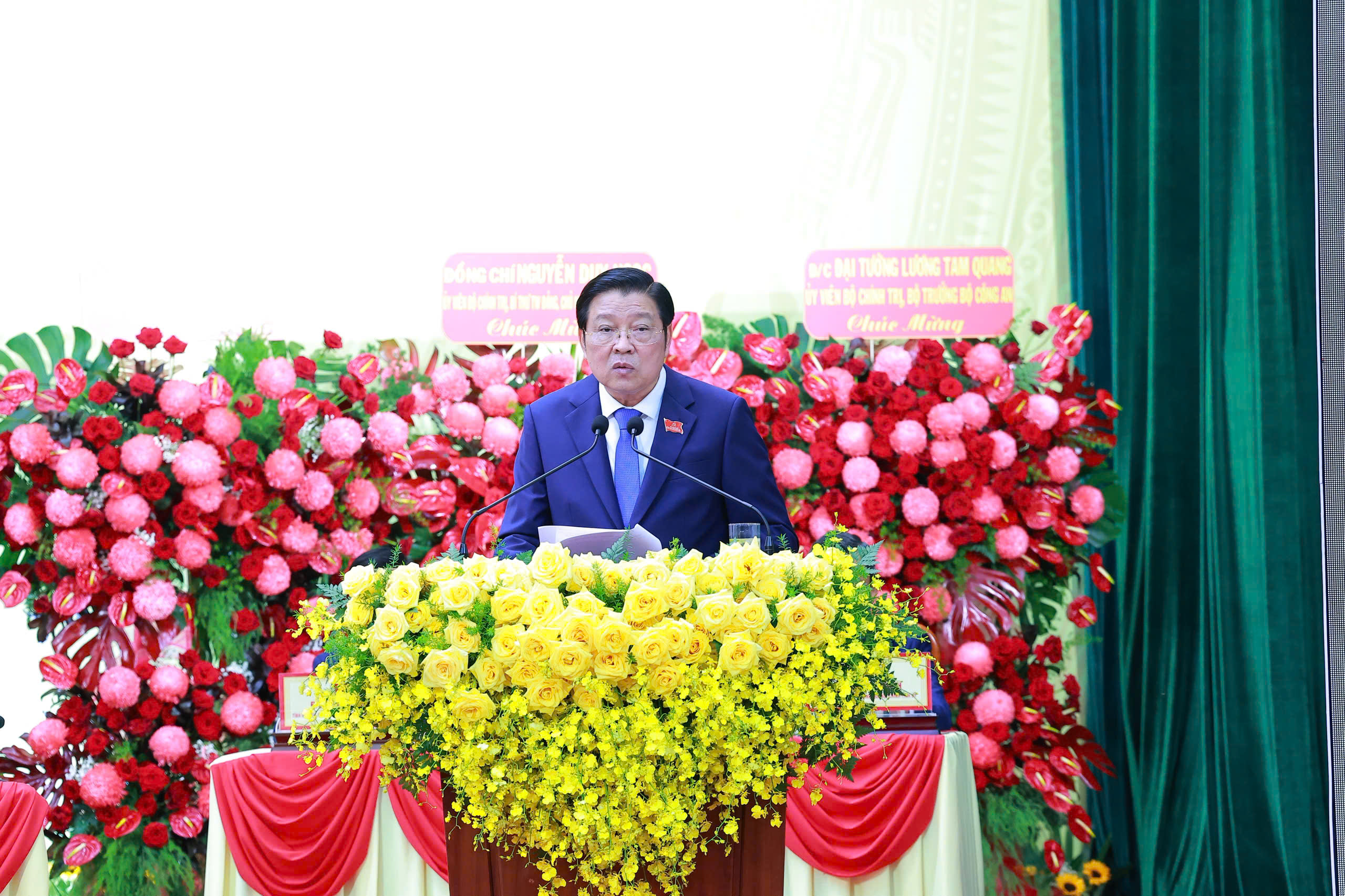 Đồng chí Phan Đình Trạc Ủy viên Bộ Chính trị, Bí thư Trung ương Đảng, Trưởng Ban Nội chính Trung ương phát biểu chỉ đạo tại Đại hội