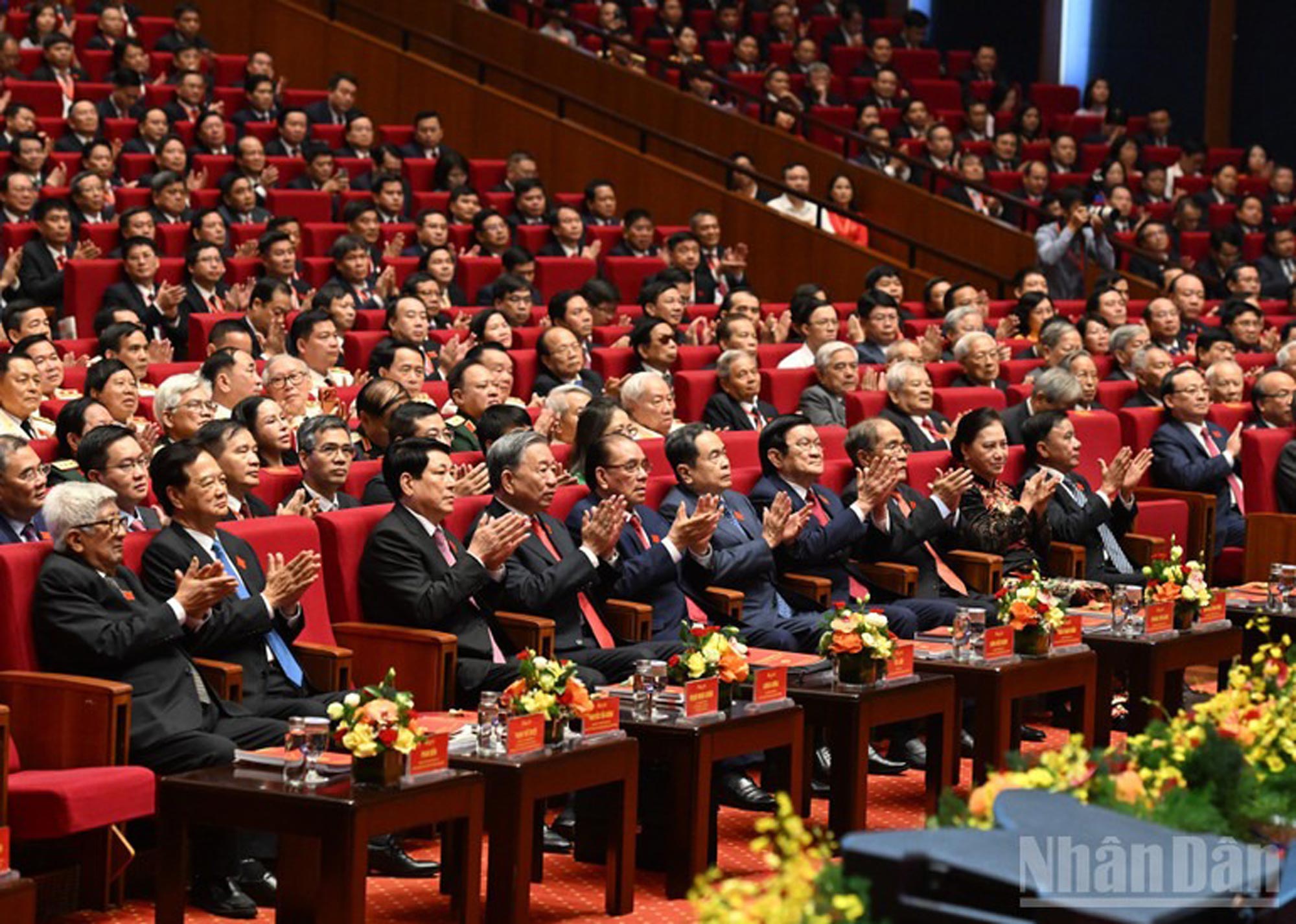 Tổng Bí thư Tô Lâm, các đồng chí lãnh đạo, nguyên lãnh đạo Đảng, Nhà nước, các đại biểu tham dự Đại hội. Ảnh: TRẦN HẢI