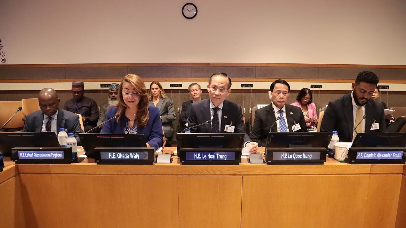 Ngày 22/9/2025, tại trụ sở Liên hợp quốc ở New York, trong khuôn khổ Tuần lễ cấp cao Đại hội đồng Liên hợp quốc Khóa 80, Bộ Ngoại giao và Bộ Công an Việt Nam đã phối hợp Văn phòng Liên hợp quốc về Phòng chống ma túy và tội phạm (UNODC) đồng tổ chức sự kiện “Con đường tới Hà Nội: Lễ mở ký Công ước của Liên hợp quốc về chống tội phạm mạng-Tôn vinh chủ nghĩa đa phương vì một tương lai số an toàn”. (Ảnh: TTXVN)