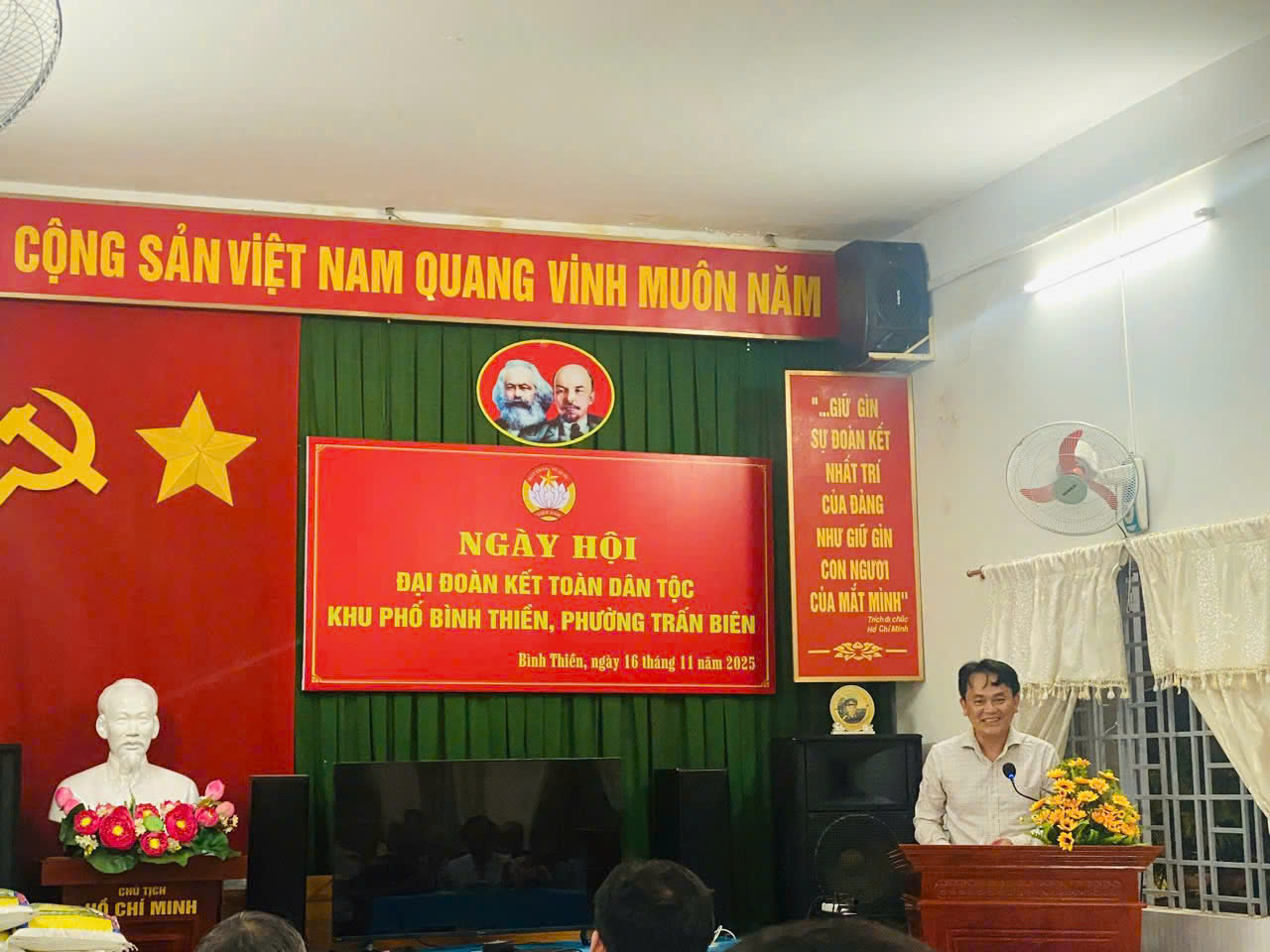 Ông Phạm Đức Hoàng – Phó chủ tịch UBND phường phát biểu tại Ngày hội của Khu phố Bình Thiền