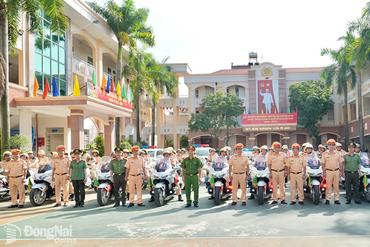 Lãnh đạo Công an tỉnh Đồng Nai cùng lực lượng cảnh sát giao thông ra quân cao điểm kéo dài 3 tháng vào cuối năm 2025, đầu năm 2026. Ảnh: Đăng Tùng