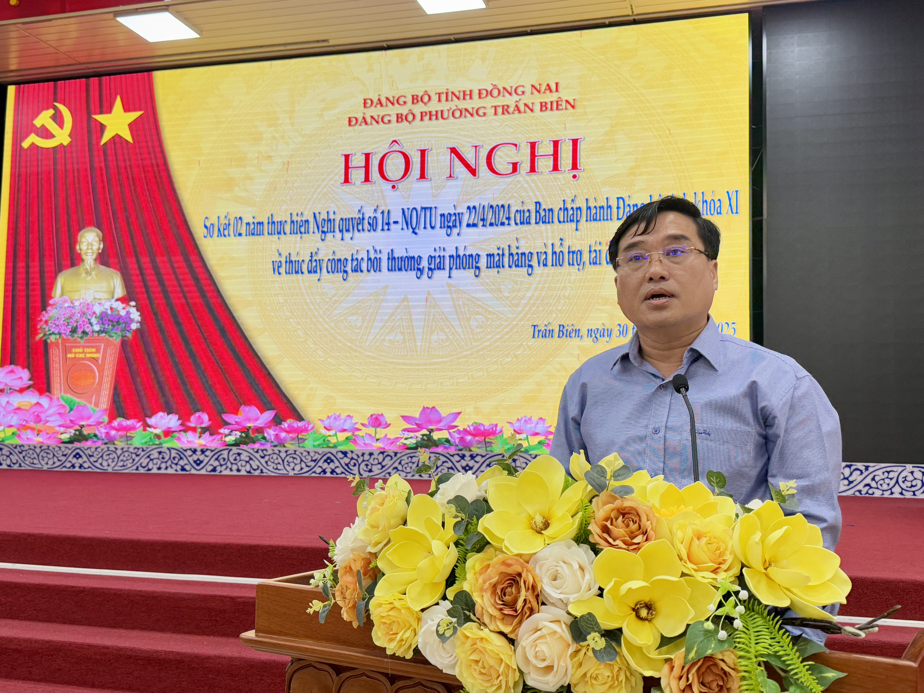 Ủy viên Ban Thường vụ Tỉnh ủy, Bí thư Đảng ủy, Chủ tịch HĐND phường Trấn Biên phát biểu chỉ đạo tại hội nghị