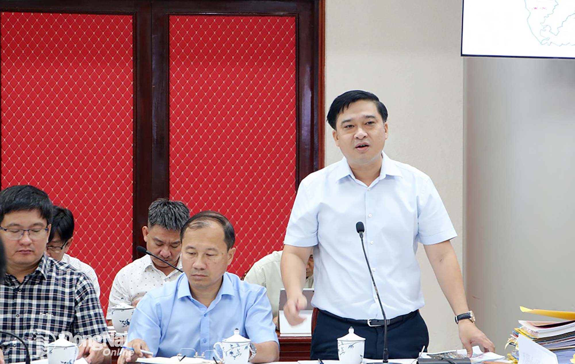 Tỉnh ủy viên, Phó Chủ tịch UBND tỉnh Đồng Nai Hồ Văn Hà phát biểu ý kiến tại buổi làm việc. Ảnh: Phạm Tùng