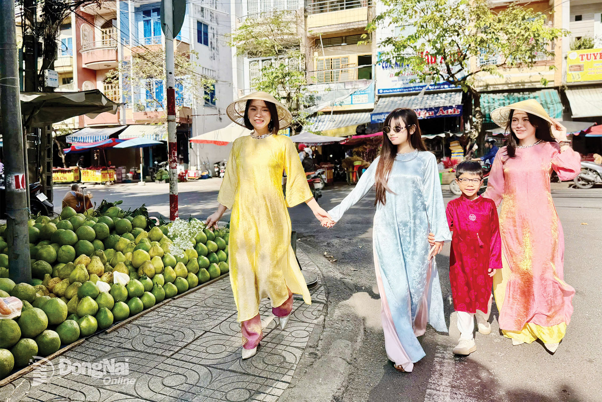Một góc chụp ảnh Tết tại chợ Biên Hòa