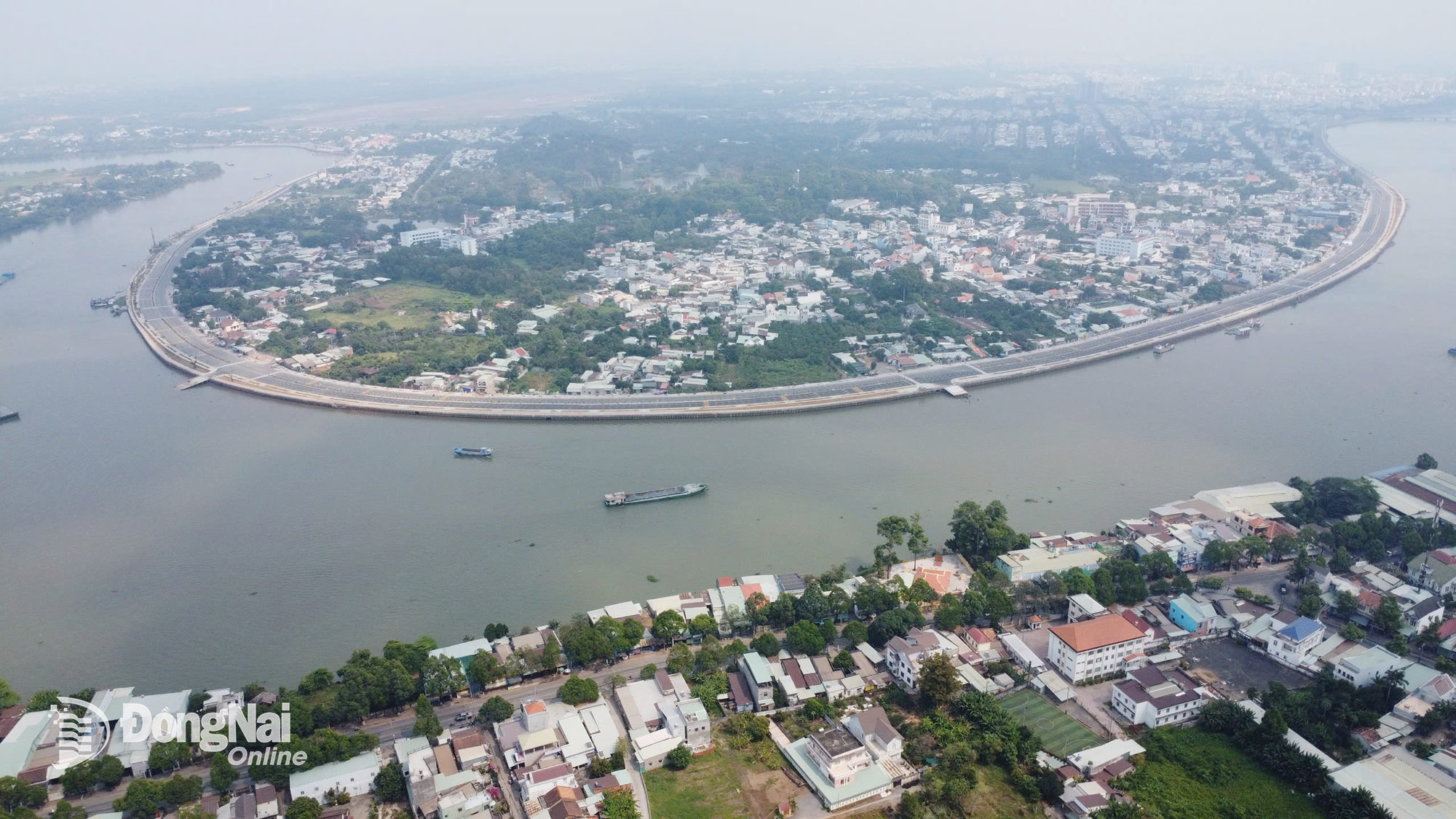 Đường ven sông Đồng Nai được kỳ vọng cải tạo cảnh quan ven sông, thúc đẩy phát triển kinh tế khu vực đô thị trung tâm của Đồng Nai. Ảnh: Vương Thế