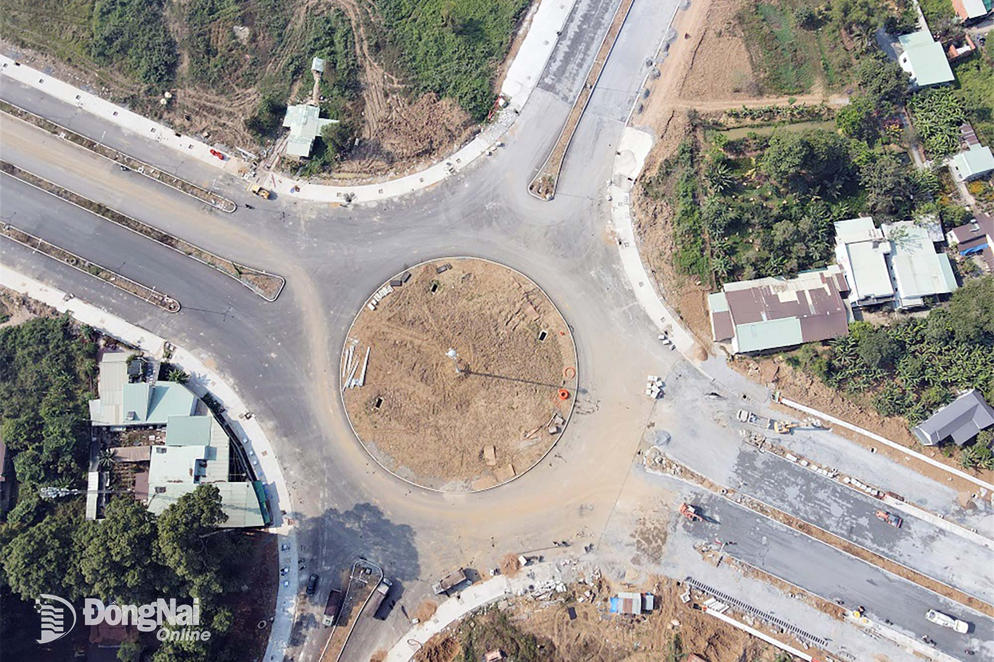 Đường trục trung tâm Biên Hòa có tổng chiều dài tuyến hơn 5,4km, chia làm 2 nhánh. Vị trí nút giao giữa nhánh 1 và nhánh 2 đã thi công cơ bản hoàn thành. Ảnh: Phạm Tùng