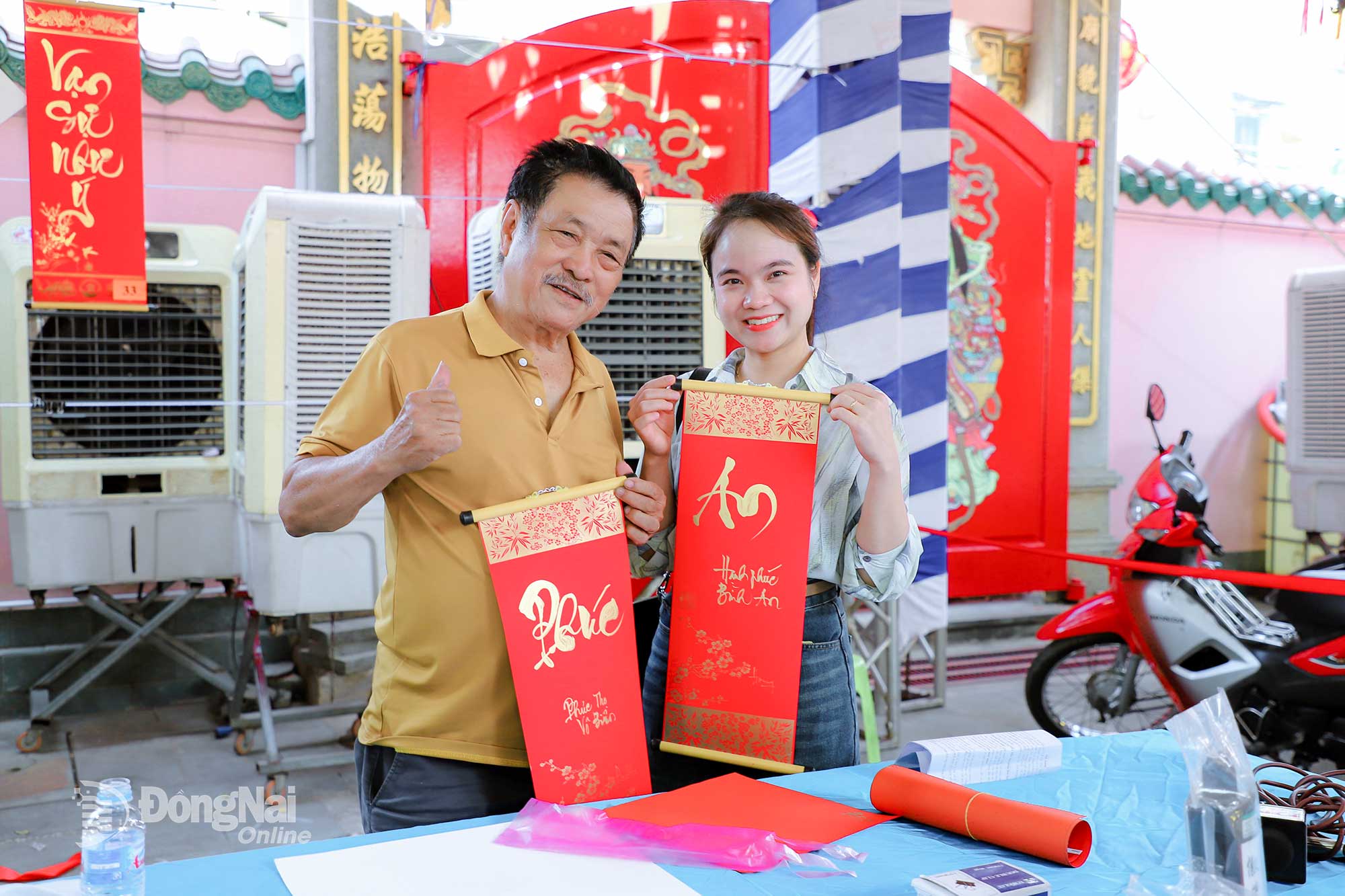 Hoạt động viết thư pháp, cho chữ đầu Xuân sẽ diễn ra trong suốt Lễ hội chùa Ông năm 2026. Ảnh: My Ny