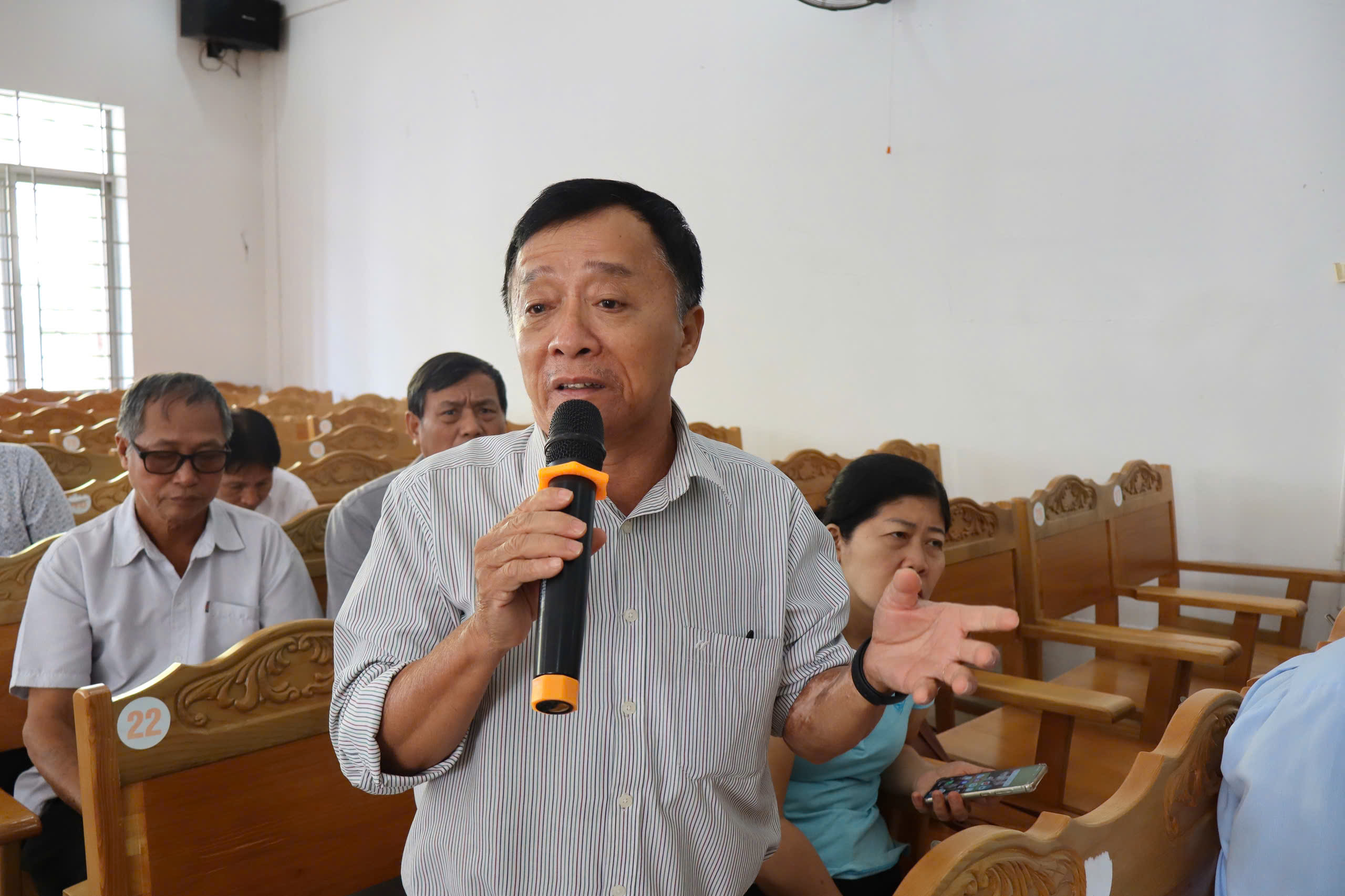 Các đại biểu trao đổi ý kiến tại hội nghị