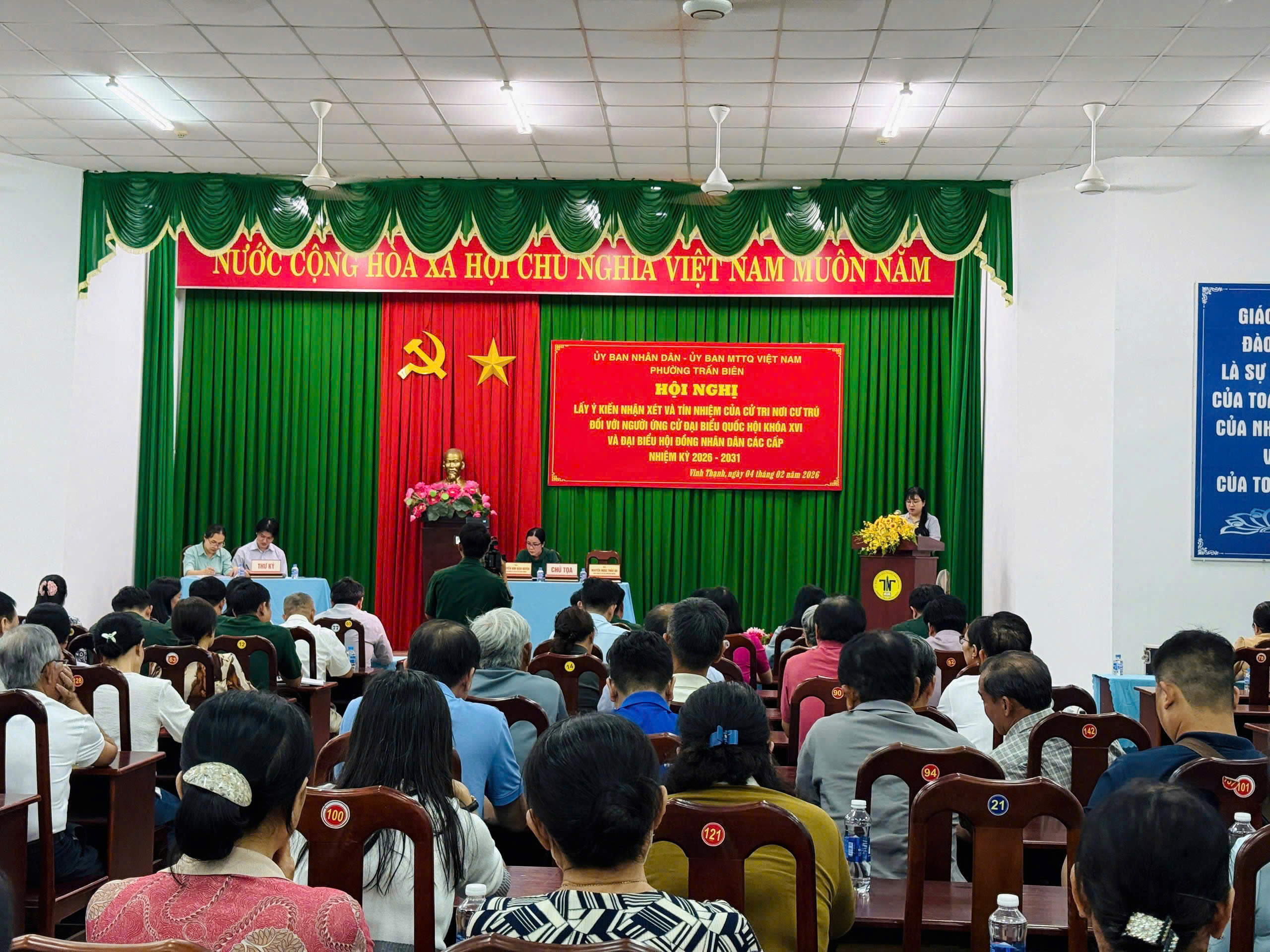 Chủ trì thông qua các nội dung tại Hội nghị