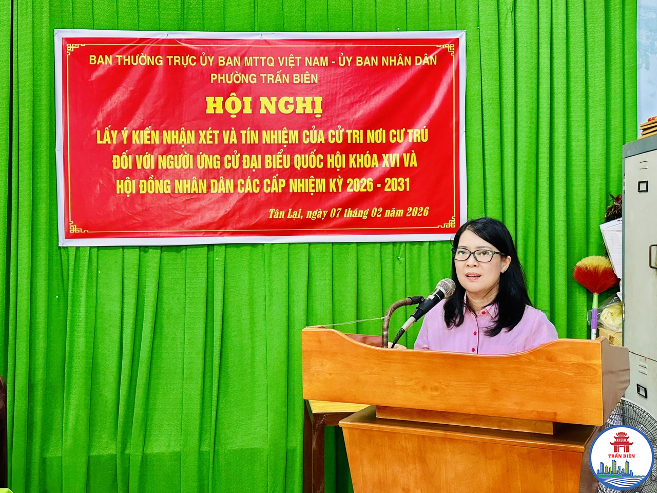 Tỉnh ủy viên, Bí thư Đảng ủy, Chủ tịch HĐND phường Long Hưng Nguyễn Thị Như Ý phát biểu tại hội nghị