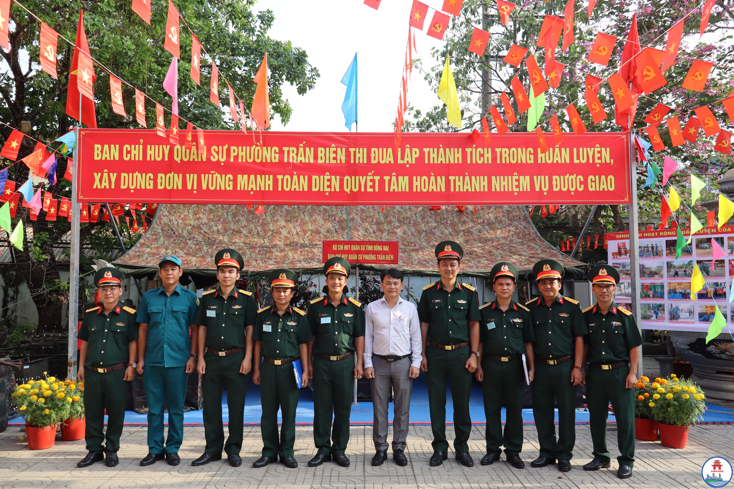 Mô hình học cụ, vật chất huấn luyện phường Trấn Biên được đặt tại khuôn viên trụ sở BCH Quân sự phường