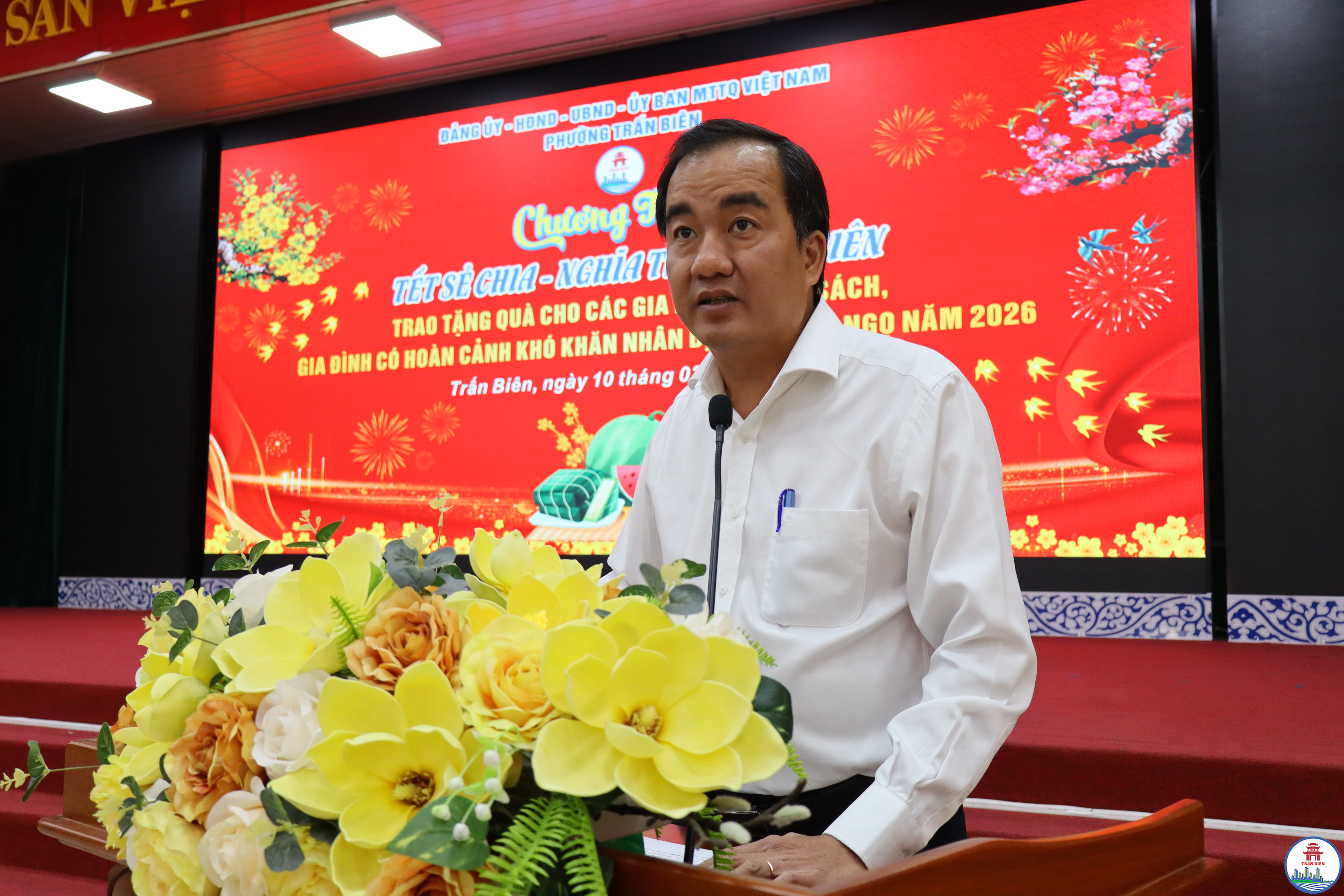 Phó Bí thư Đảng ủy, Chủ tịch UBND phường Trấn Biên Nguyễn Duy Tân phát biểu tại buổi lễ