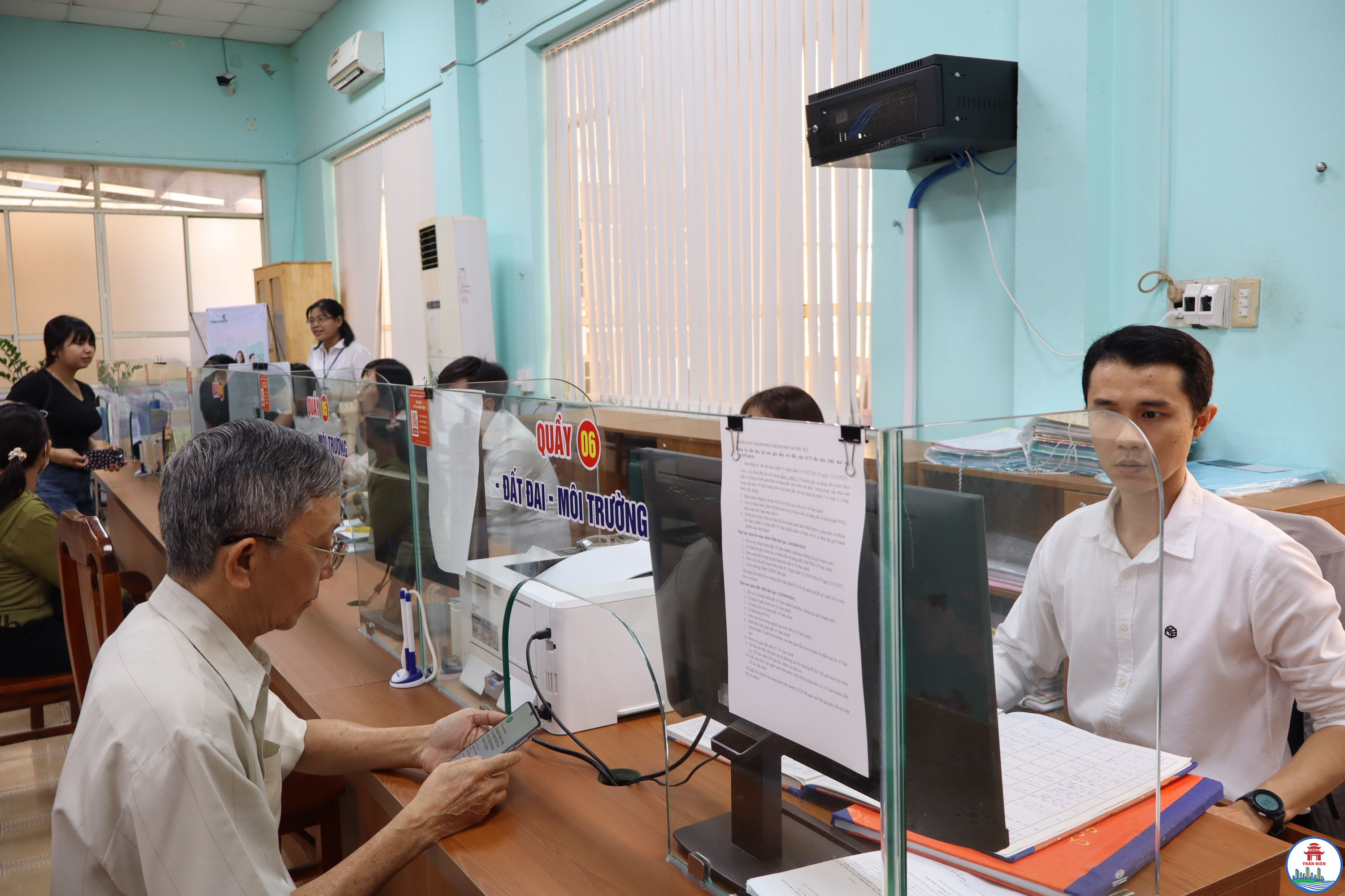 Phường Trấn Biên hoàn thiện thủ tục cấp giấy chứng nhận quyền sử dụng đất cho người dân