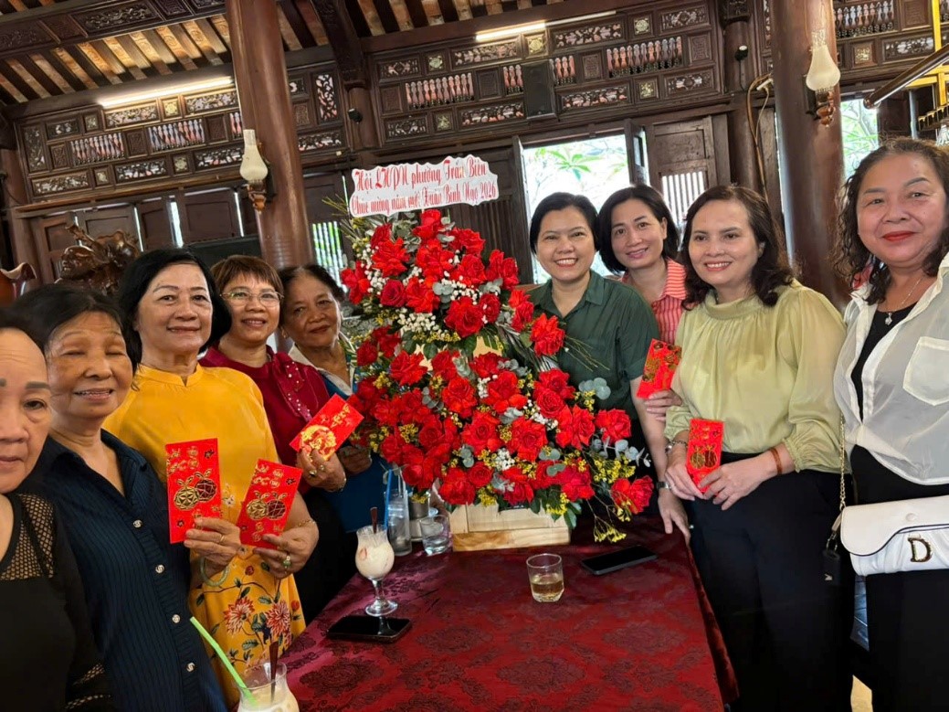 Những phong bì đỏ thắm – mở đầu cho một năm mới đoàn kết, yêu thương và thành công
