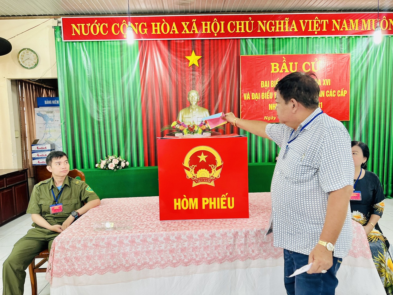 Diễn tập nghiệp vụ bầu cử tại khu vực bỏ phiếu số 35, đơn bị bầu cử số 7