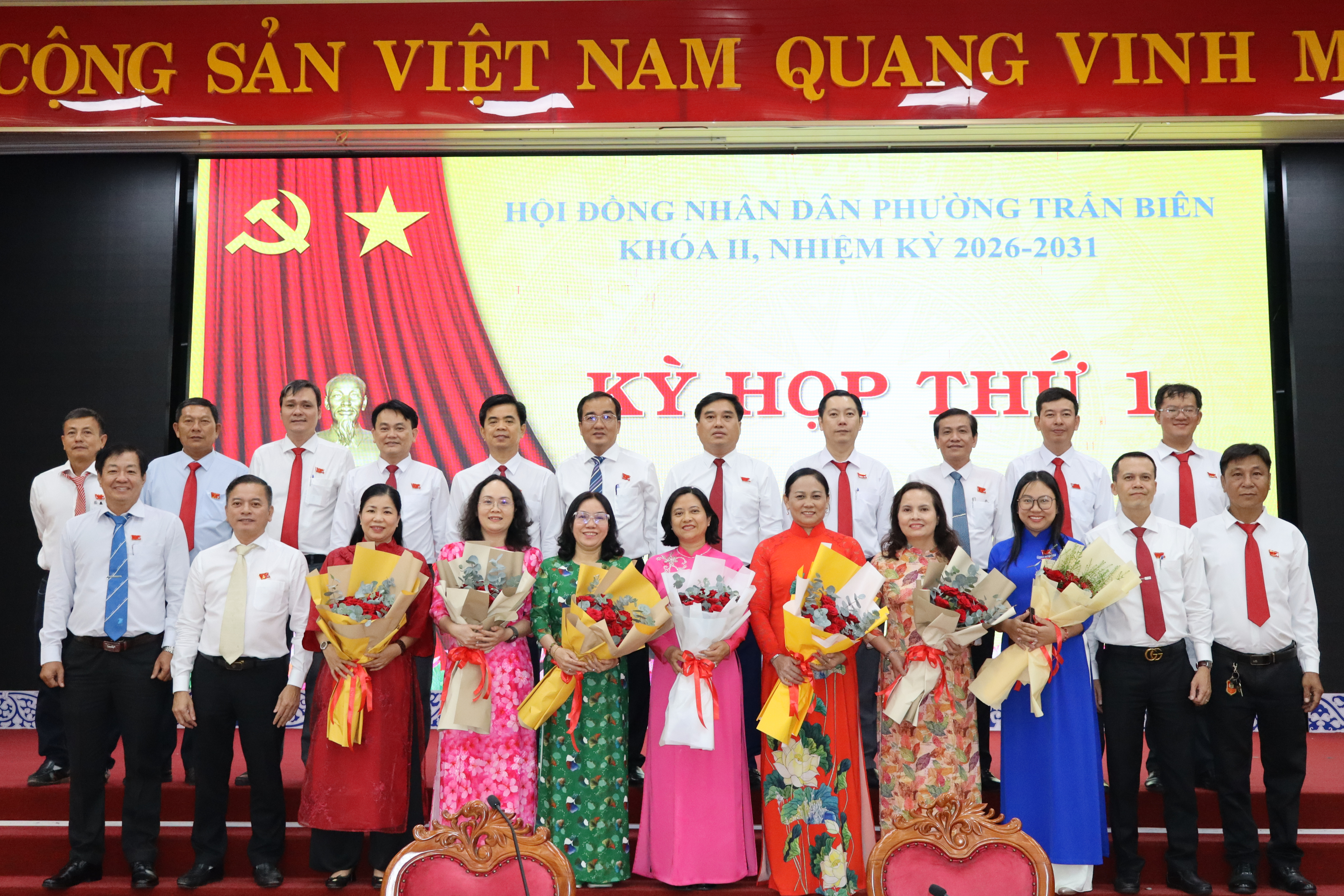 Các đại biểu HĐND phường Trấn Biên, nhiệm kỳ 2026 2031 ra mắt kỳ họp