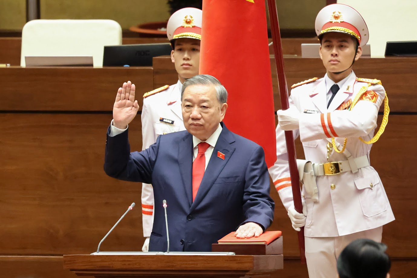 Tổng Bí thư, Chủ tịch nước Tô Lâm tuyên thệ - Ảnh: VGP/Nhật Bắc