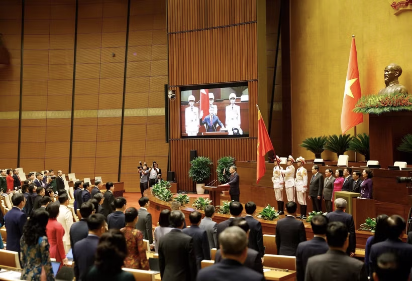 Đồng chí Lê Minh Hưng, Ủy viên Bộ Chính trị, Bí thư Trung ương Đảng, Trưởng Ban Tổ chức Trung ương, Đại biểu Quốc hội khóa XVI tuyên thệ nhậm chức Thủ tướng Chính phủ. (Ảnh: TTXVN)