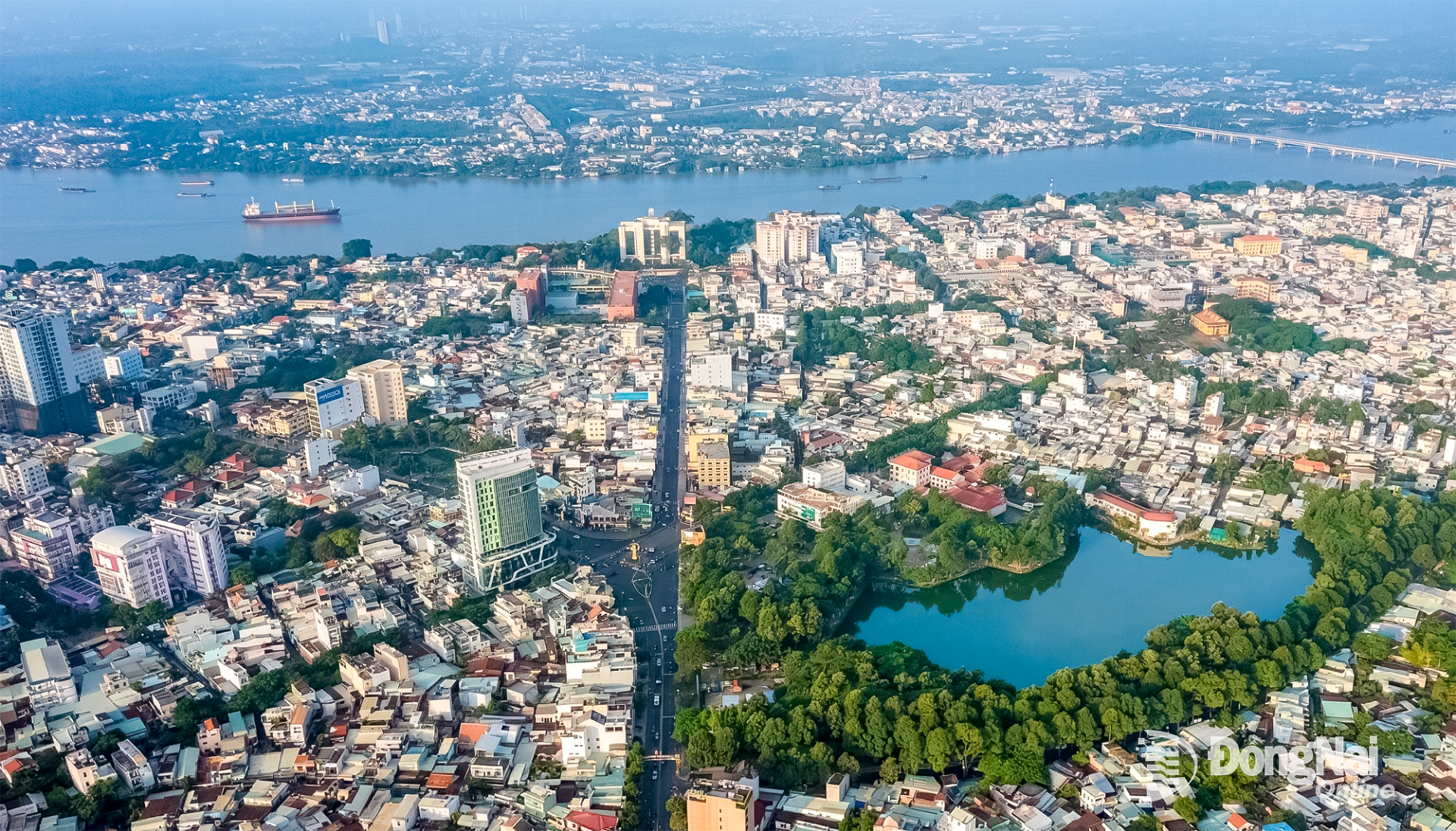 Phường Trấn Biên phát triển mạnh mẽ gắn với lợi thế sông.