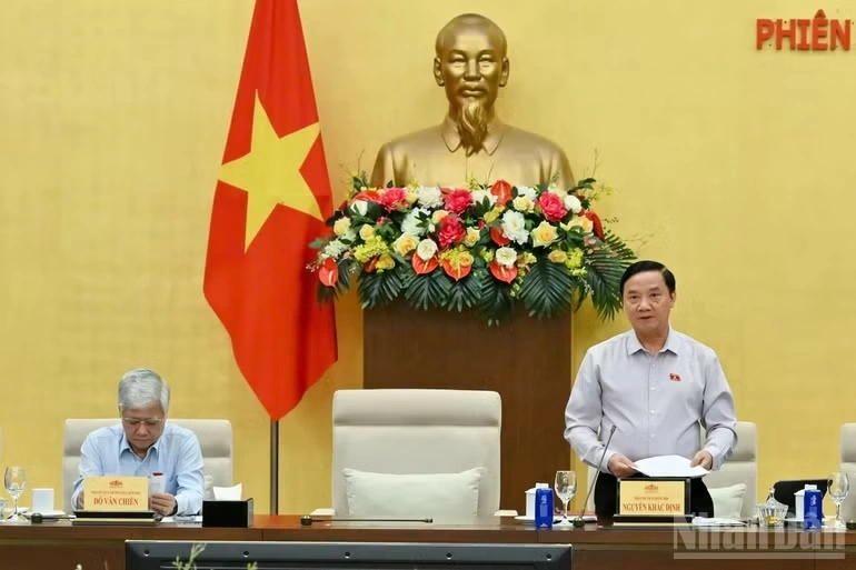 Phó Chủ tịch Quốc hội Nguyễn Khắc Định phát biểu kết luận. (Ảnh: THỦY NGUYÊN)