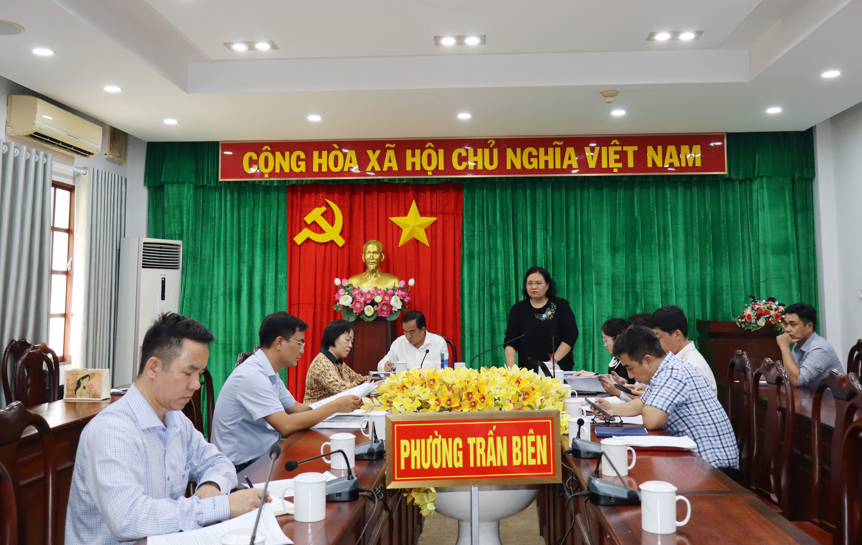 Đoàn công tác Bộ Tài Chính làm việc với UBND phường Trấn Biên về thực hiện sử dụng, khai thác trụ sở dôi dư