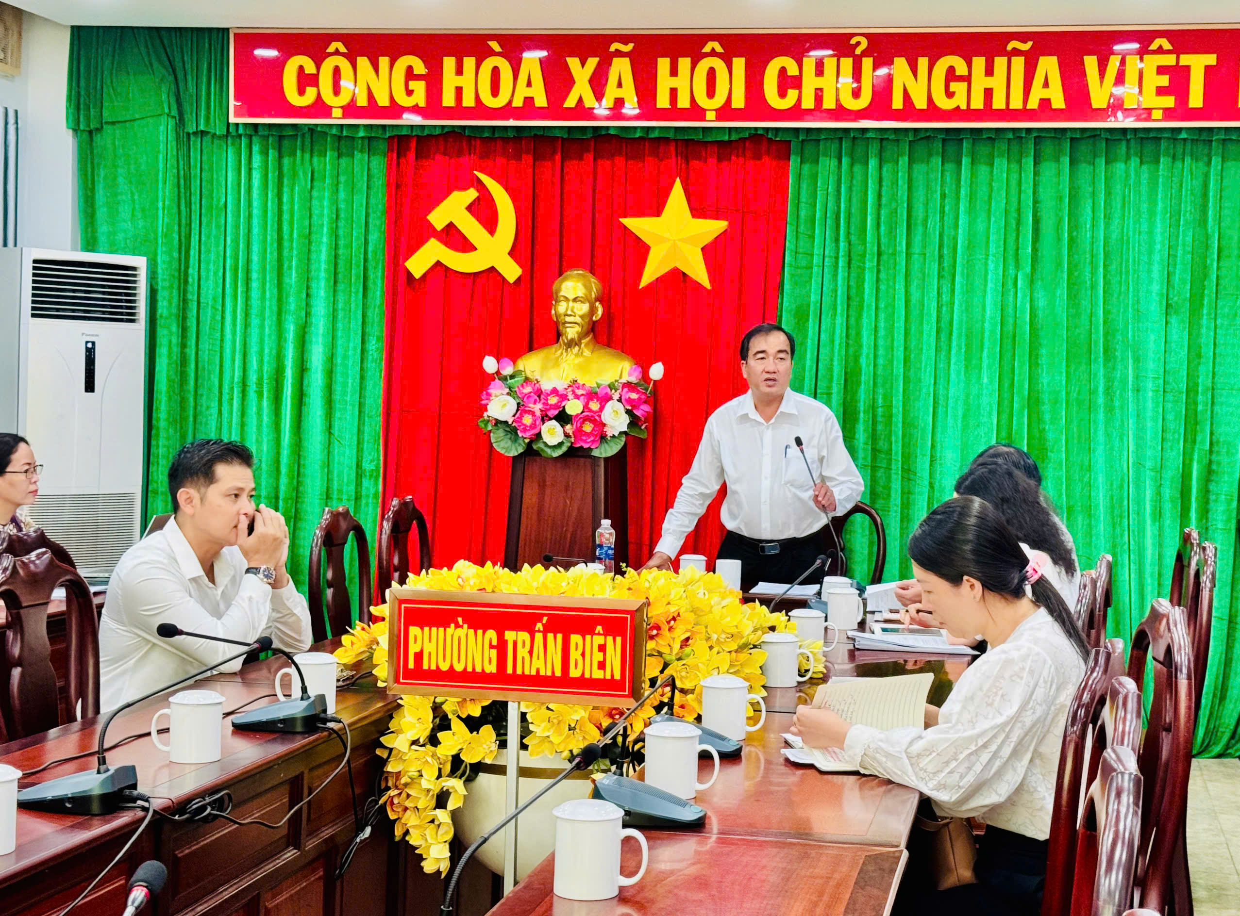 UBND Phường Trấn Biên Tổ Chức Buổi Lễ Giao Việc Cho Nhân Sự Ký Hợp Đồng Theo Nghị Định 173/2025/NĐ-CP