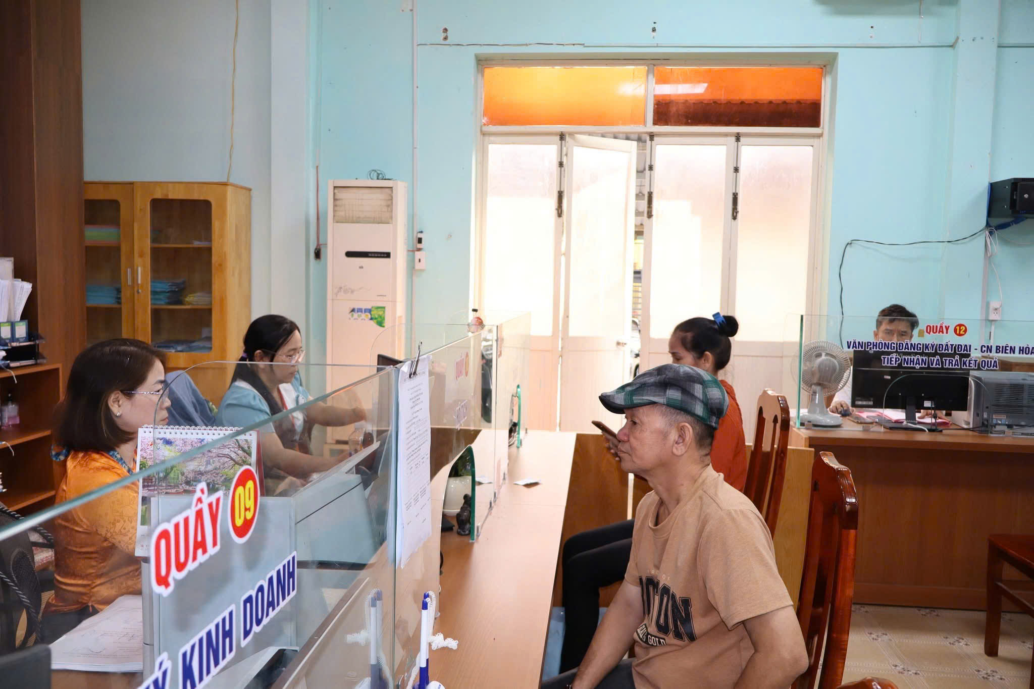 Rút ngắn thời gian chờ đợi khi giải quyết thủ tục hành chính chứng thực bản sao và chứng thực chữ ký tại Trung tâm Phục vụ hành chính công phường Trấn Biên
