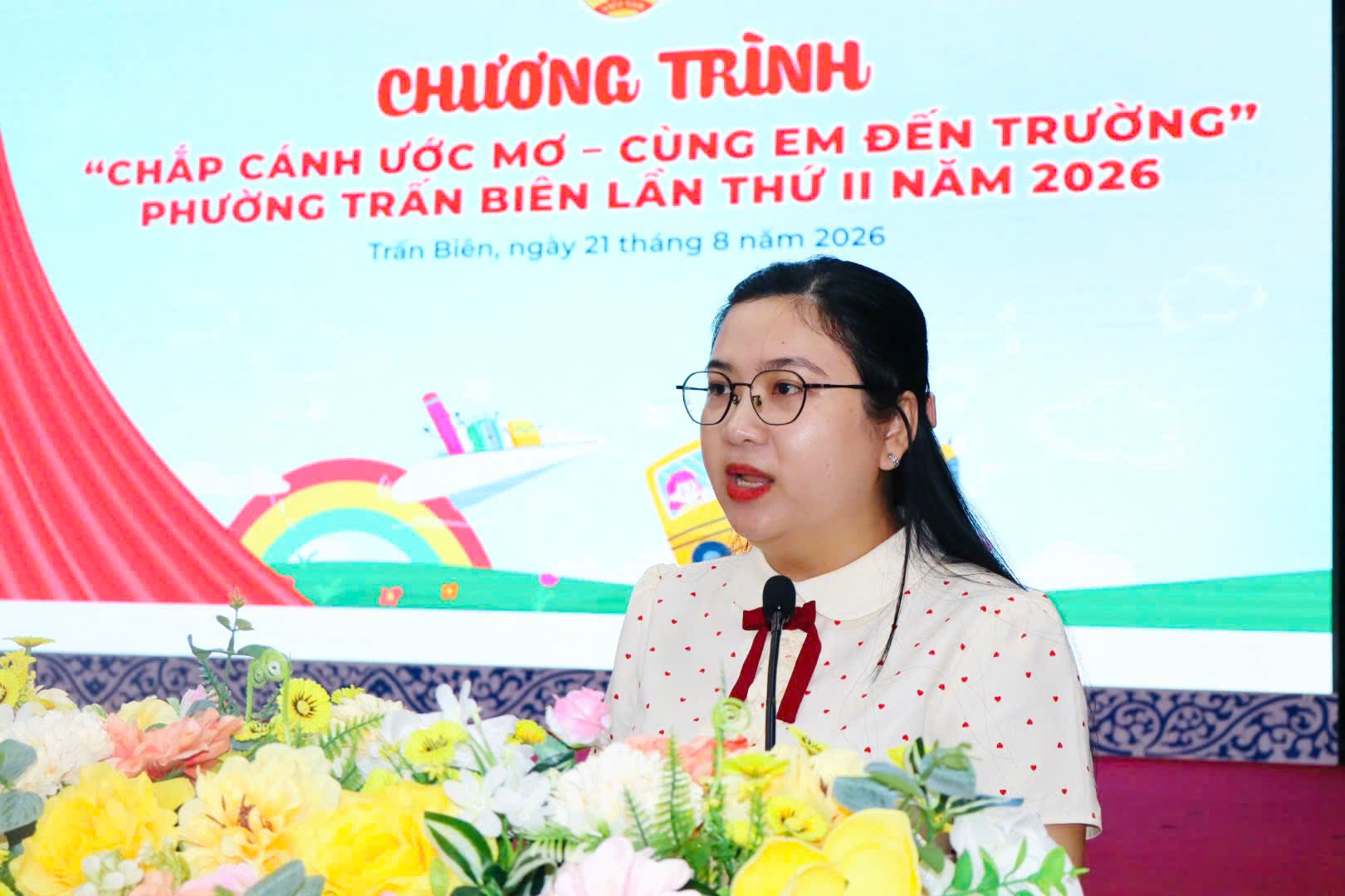 Trao 139 suất học bổng “Chắp cánh ước mơ – Cùng em đến trường” cho các em học sinh có hoàn cảnh khó khăn trên địa bàn phường Trấn Biên