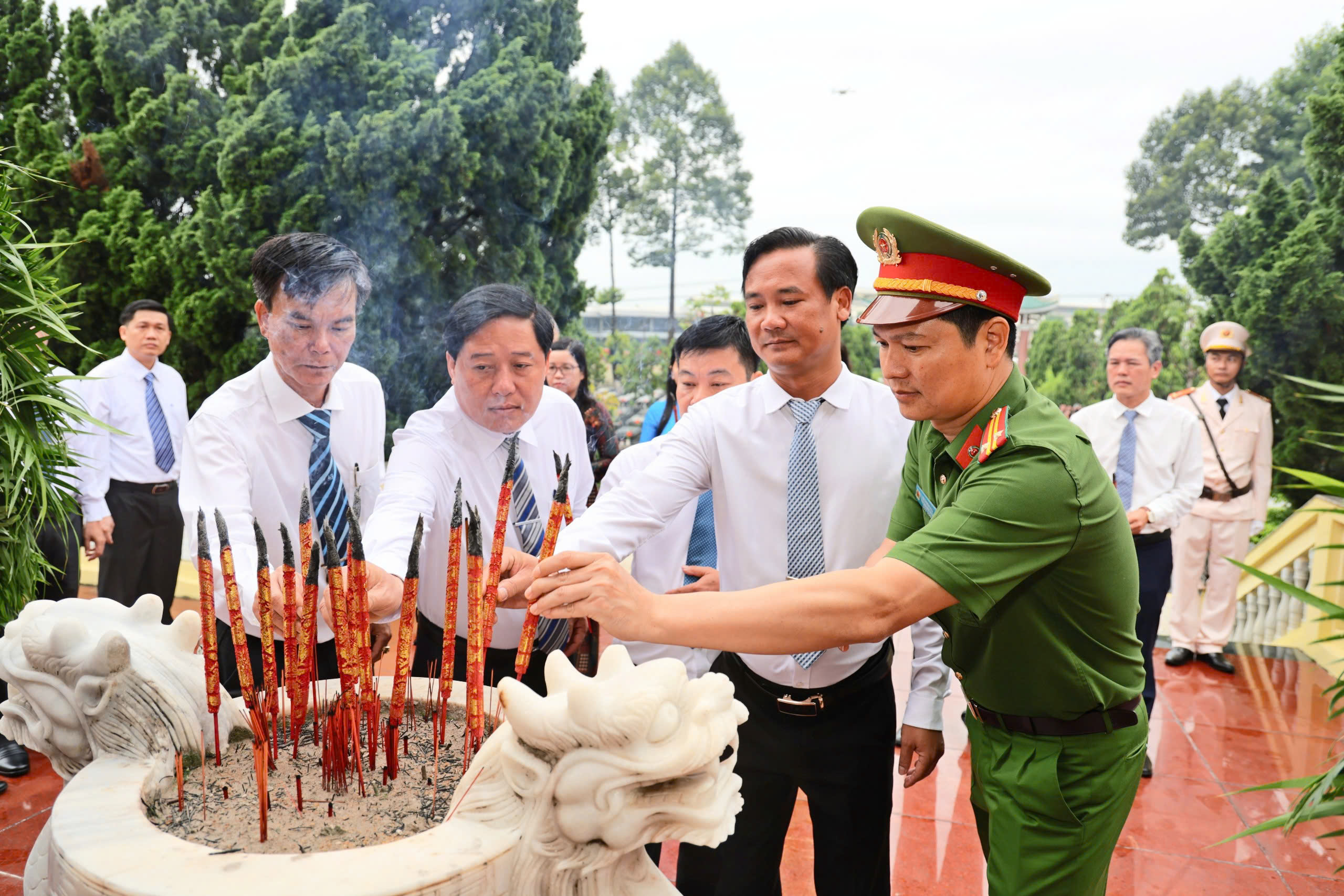 gen h z6898160616743 637d73160647e5f62b2bff9082e0a561