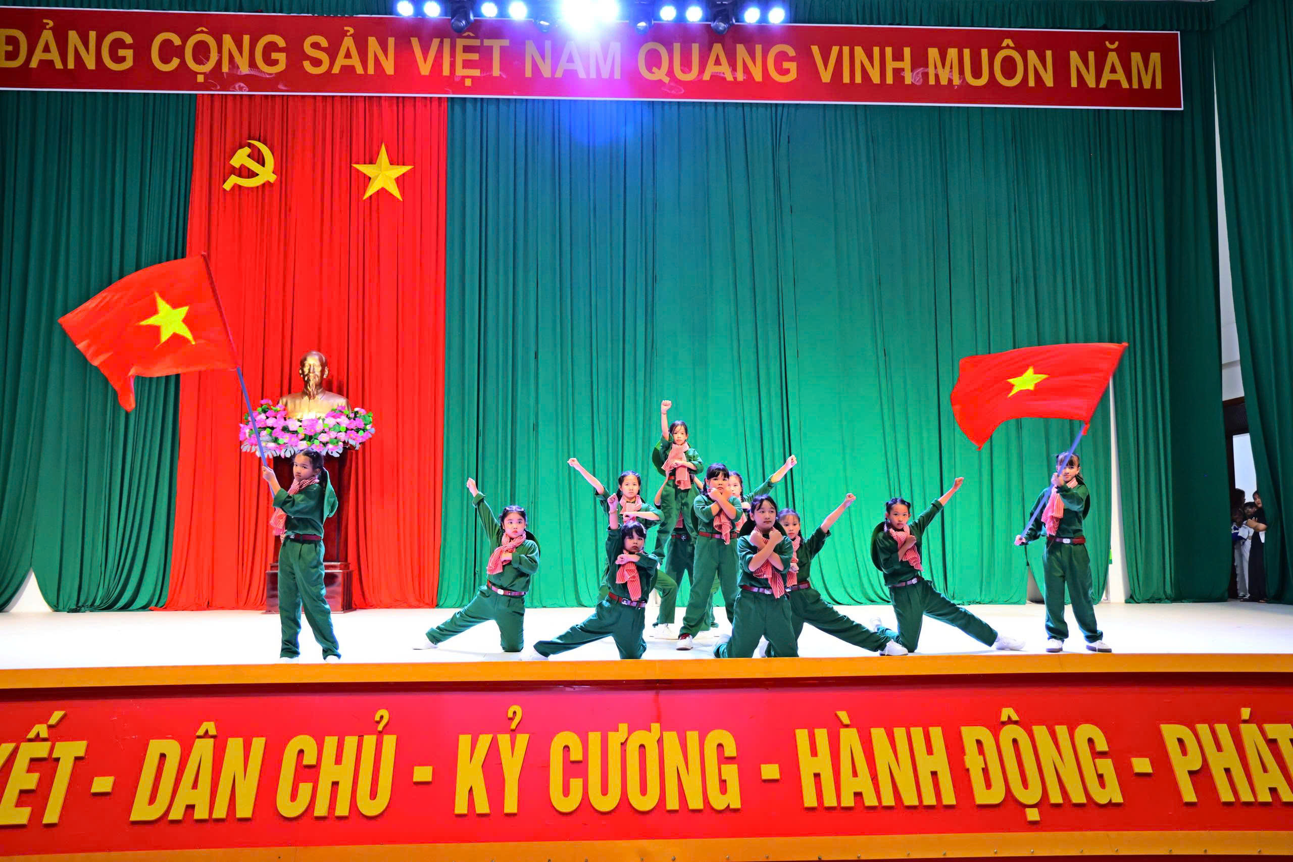 gen h z6917349590047 3e0c036610b278cddb991bd944526069