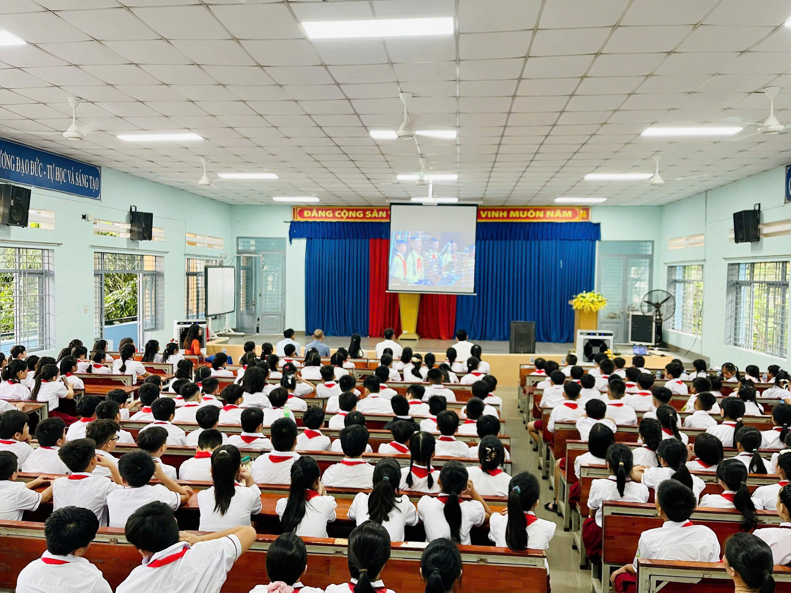 gen h z6978988328459 ee3748c97f5616b1f515e2204b77719b