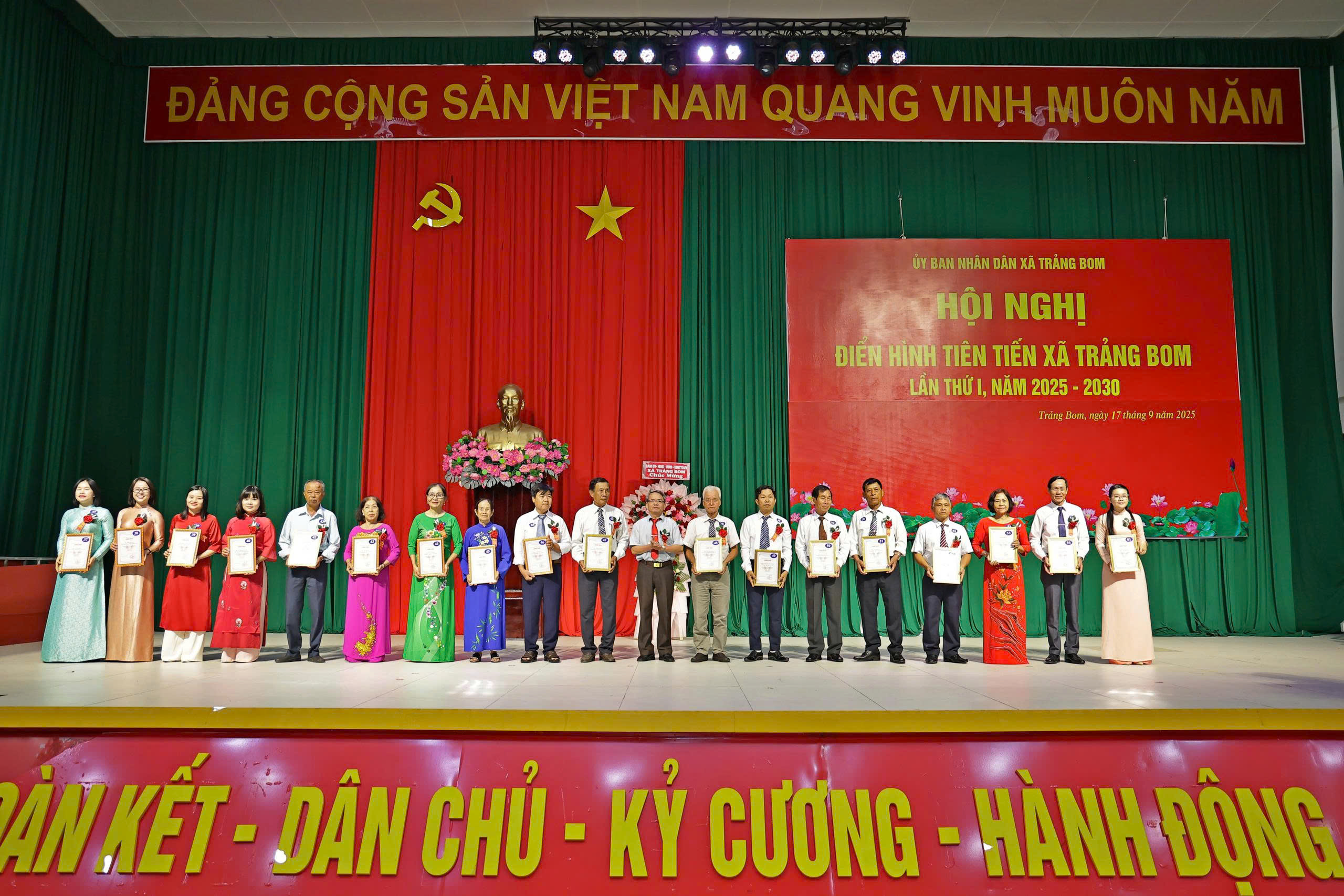 gen h z7021077758369 3f2bff2e40d030417a395dd59653d381