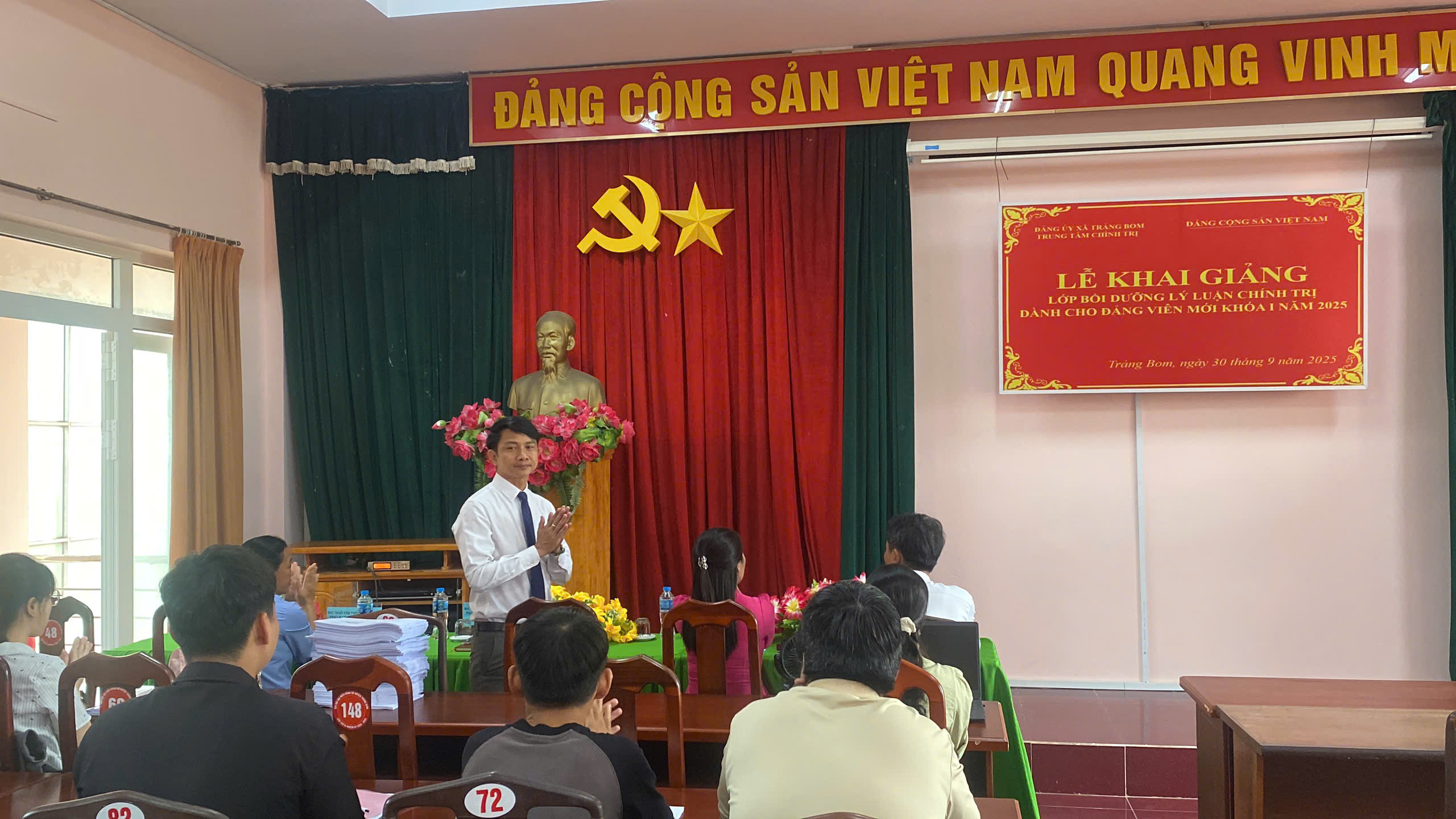 gen h z7065042223241 820b661d5105cc136965bbdf5574490c